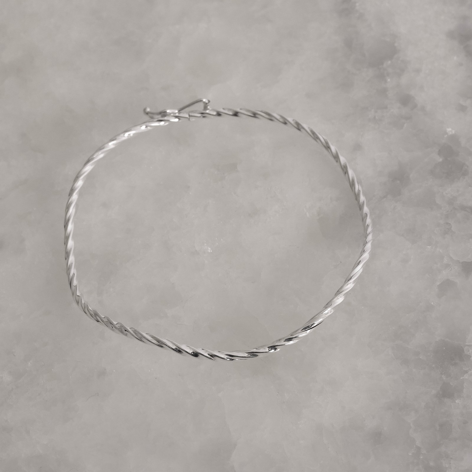 Bracelete 2.0 fio torcido ondulado
