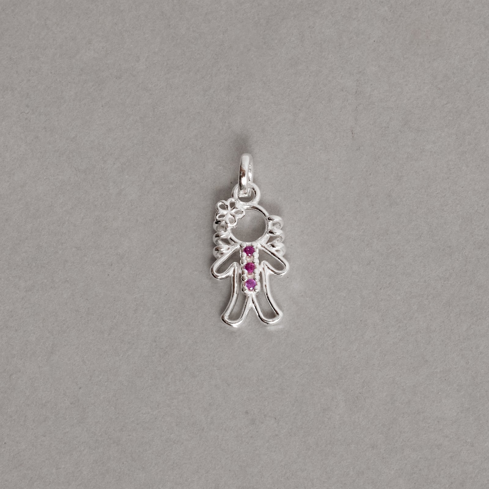 Pingente menina detalhe 3 zircônias rosa 12mm