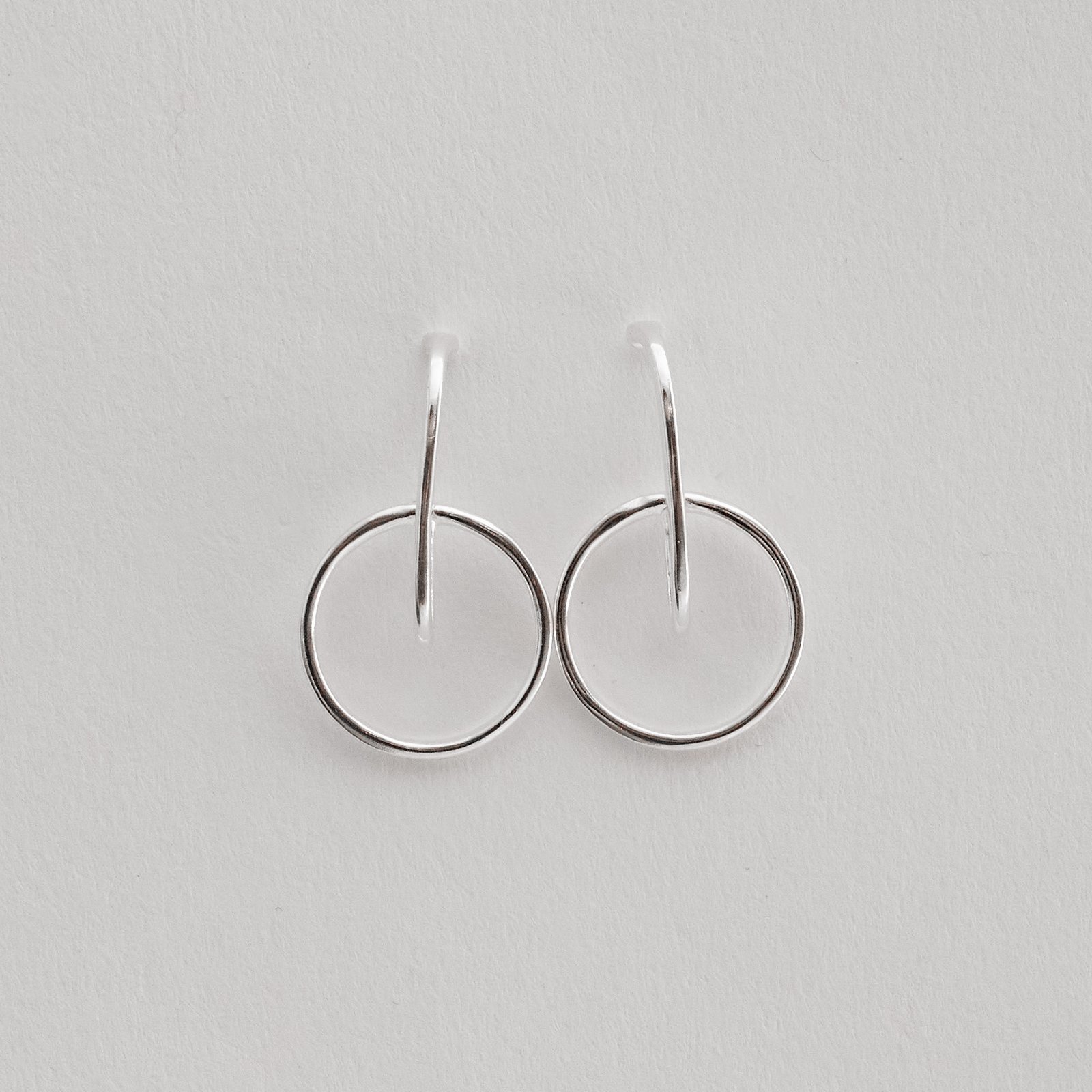 Brinco ear hook com argola 29mm