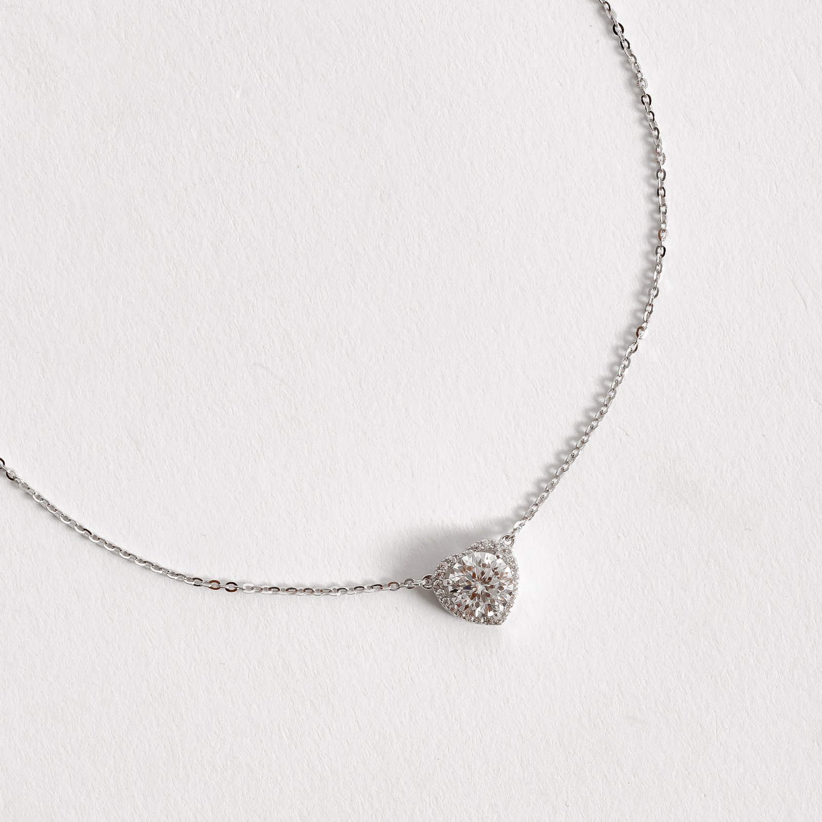 Colar pingente coração cravejado com moissanite cristal 6.5mm corrente cadeadinho 45cm ródio