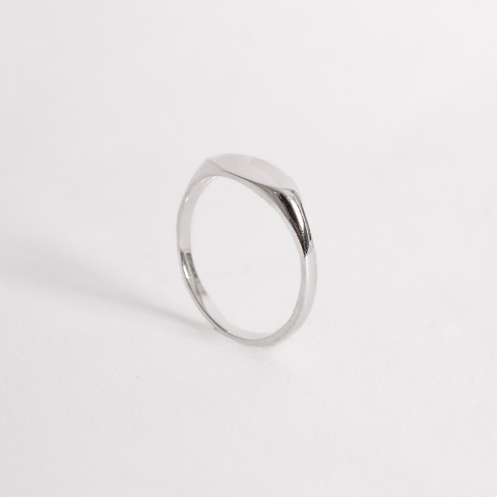 Anel detalhe oval