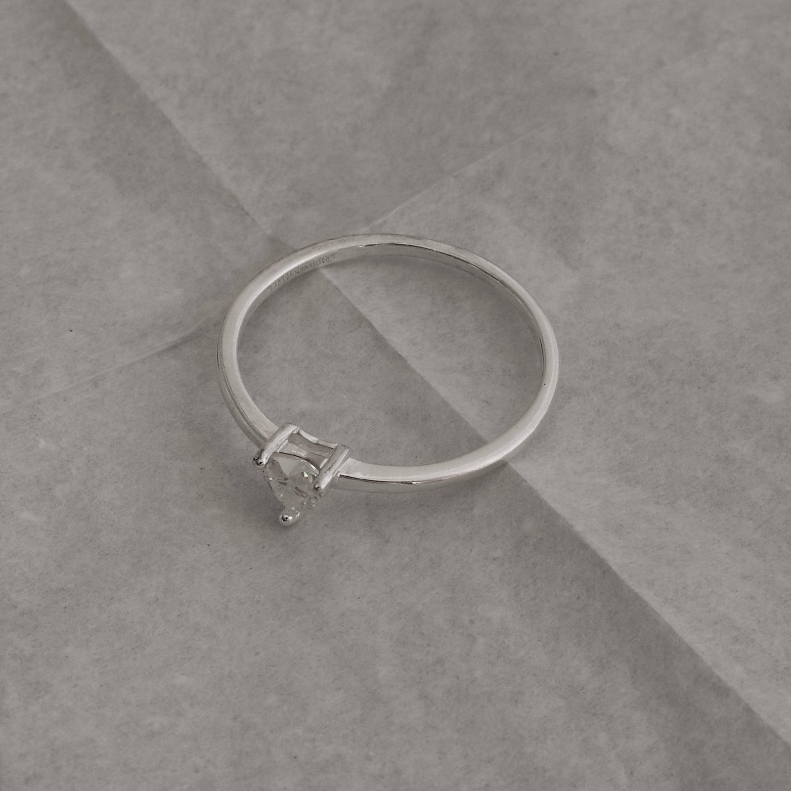 Anel solitário moissanite coração 4x4mm