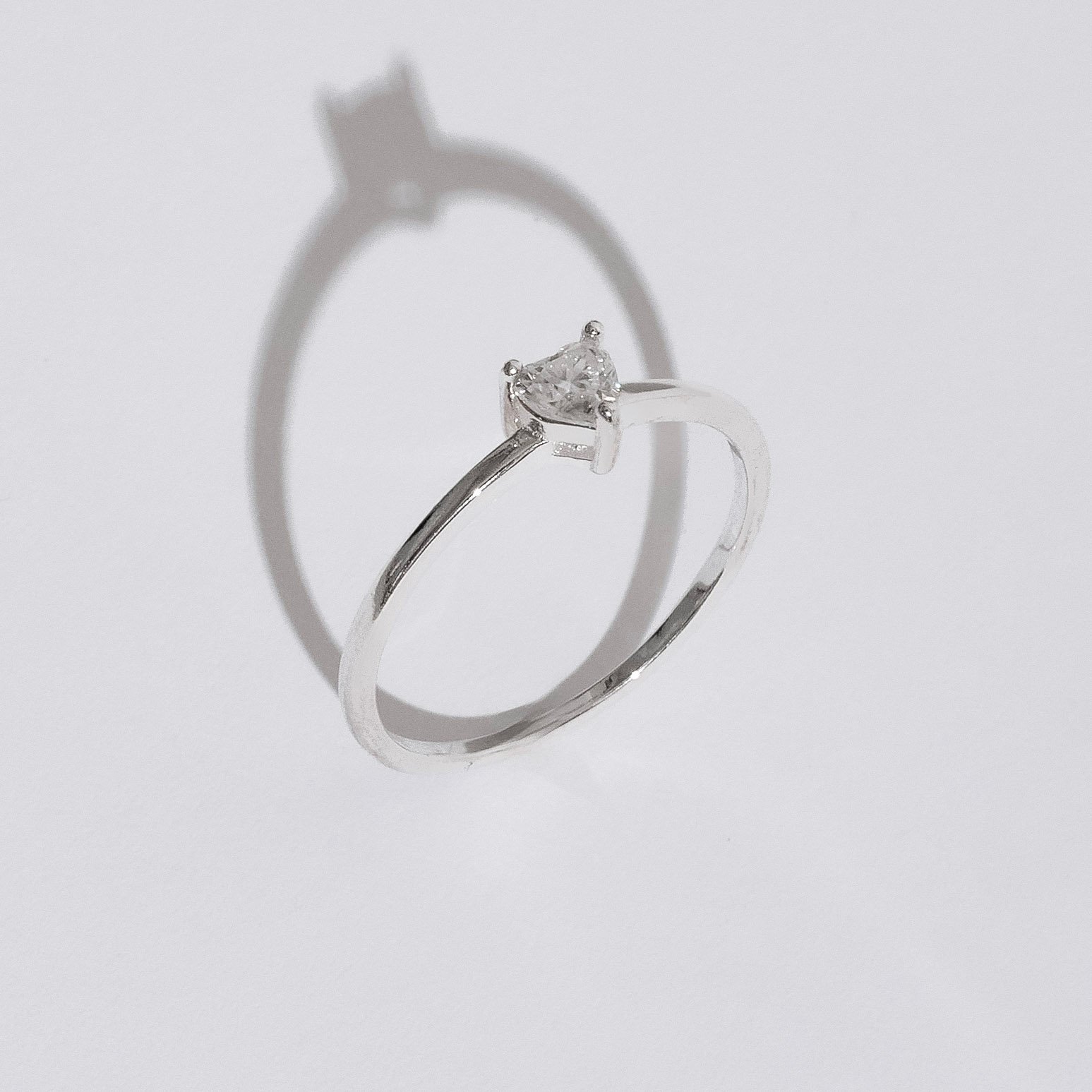 Anel solitário moissanite coração 4x4mm