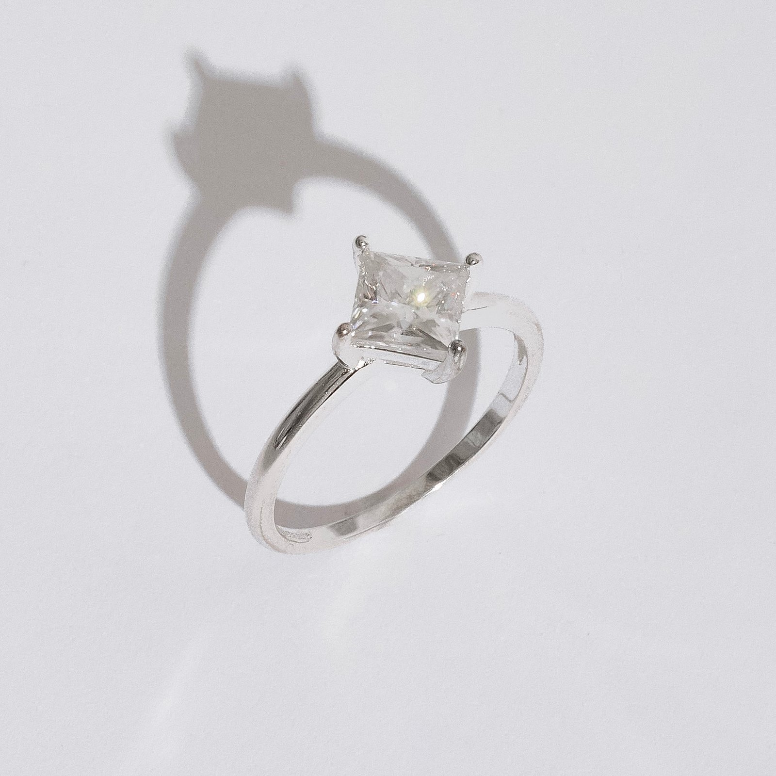 Anel solitário moissanite losango cristal 6x6mm