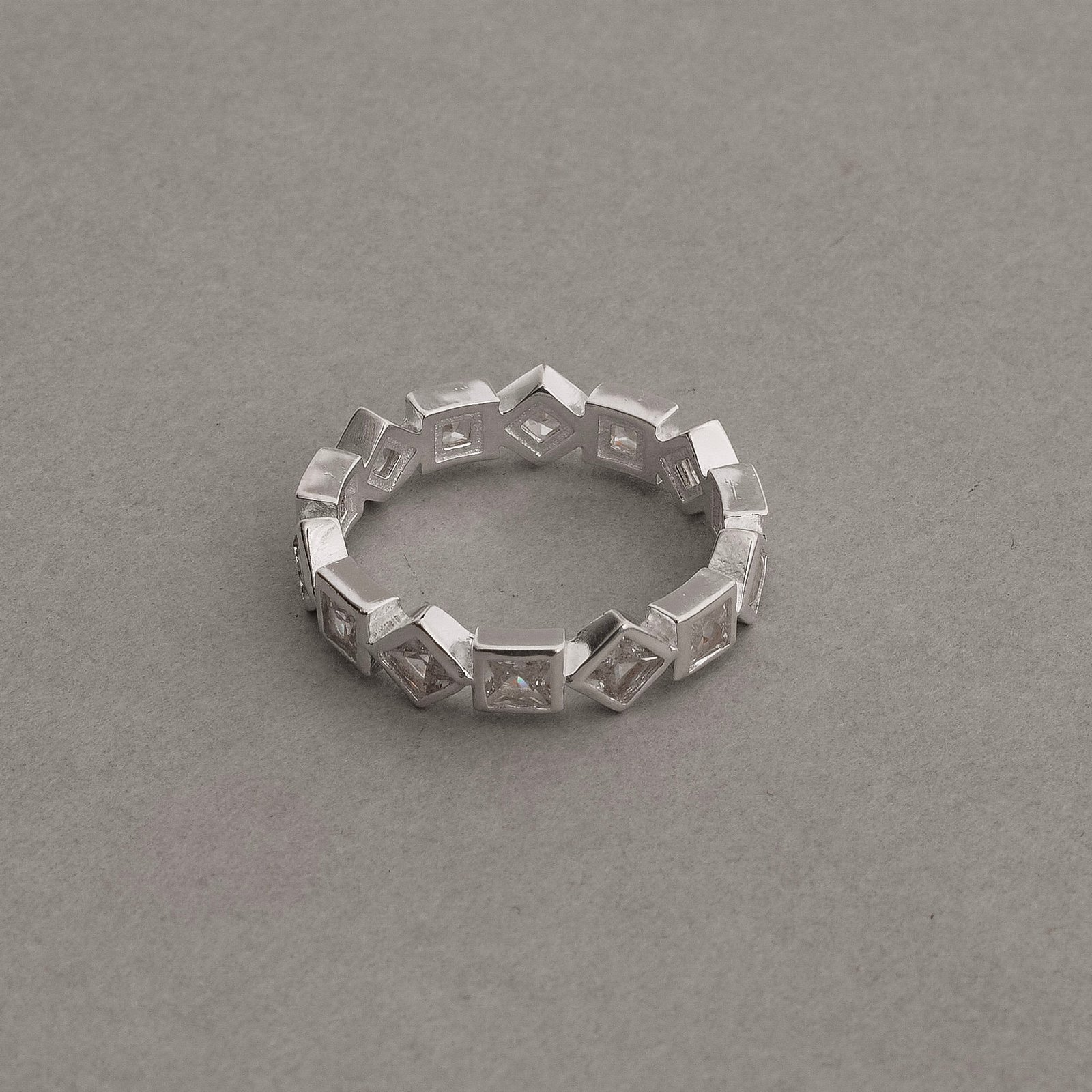 Anel zircônias losango e quadrada cristal