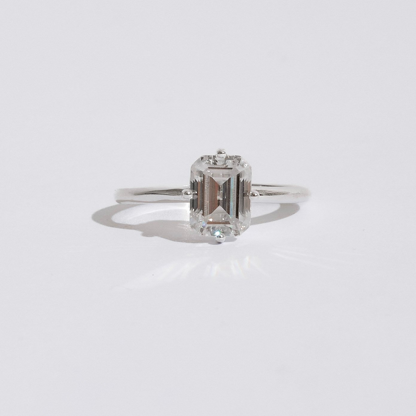 Anel solitário moissanite emerald 8x6mm
