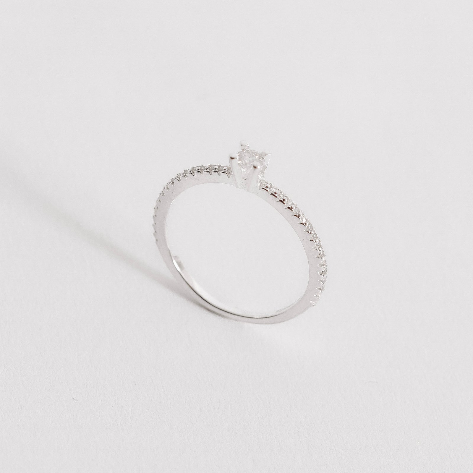 Anel meia aliança com solitário moissanite 3mm 