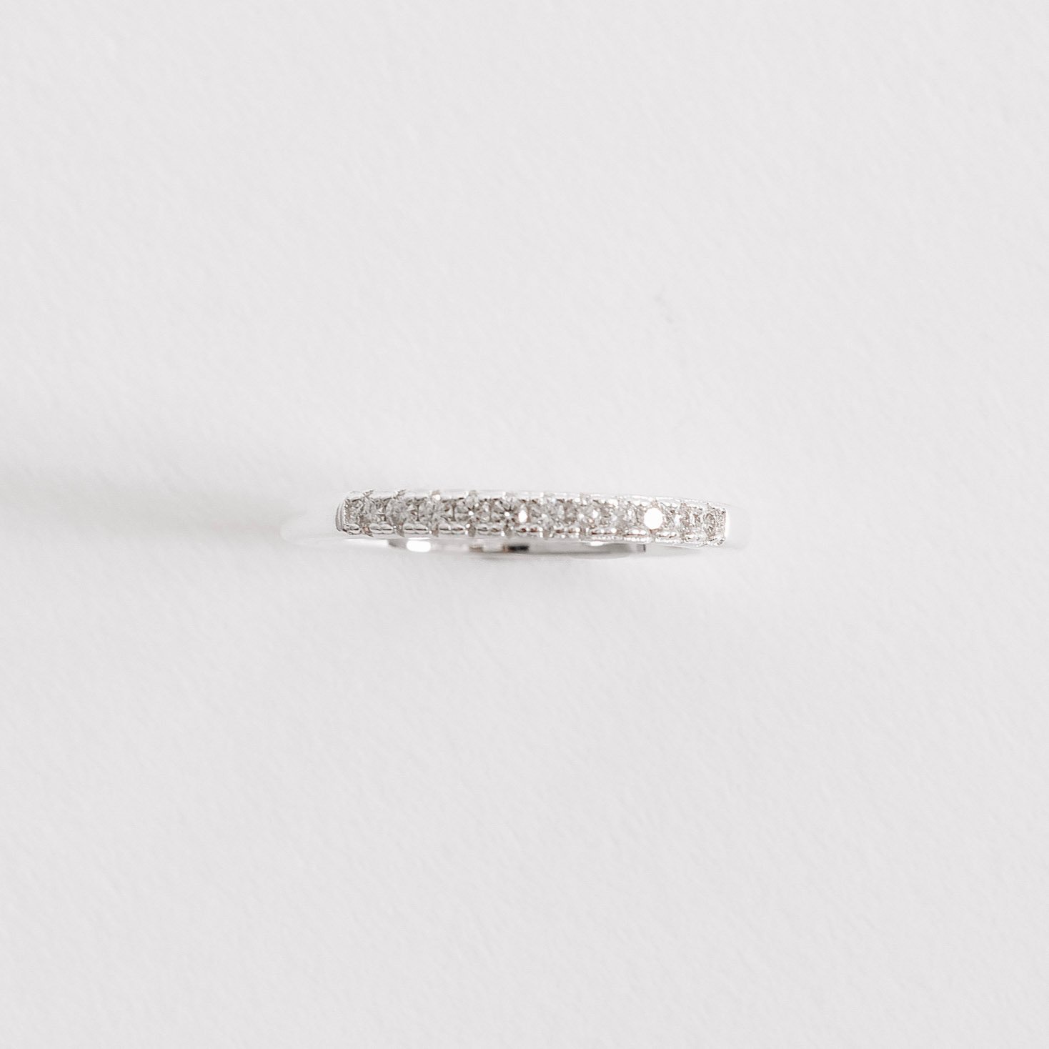 Anel meia aliança moissanite 1.5mm 