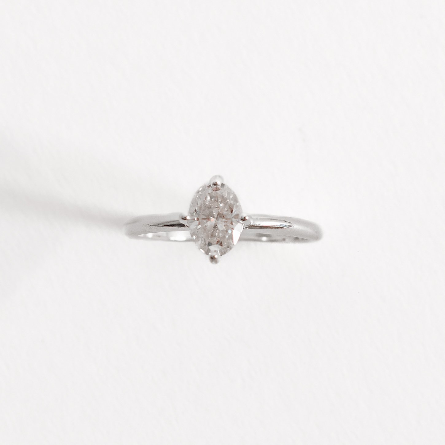 Anel solitário moissanite oval 5x7mm