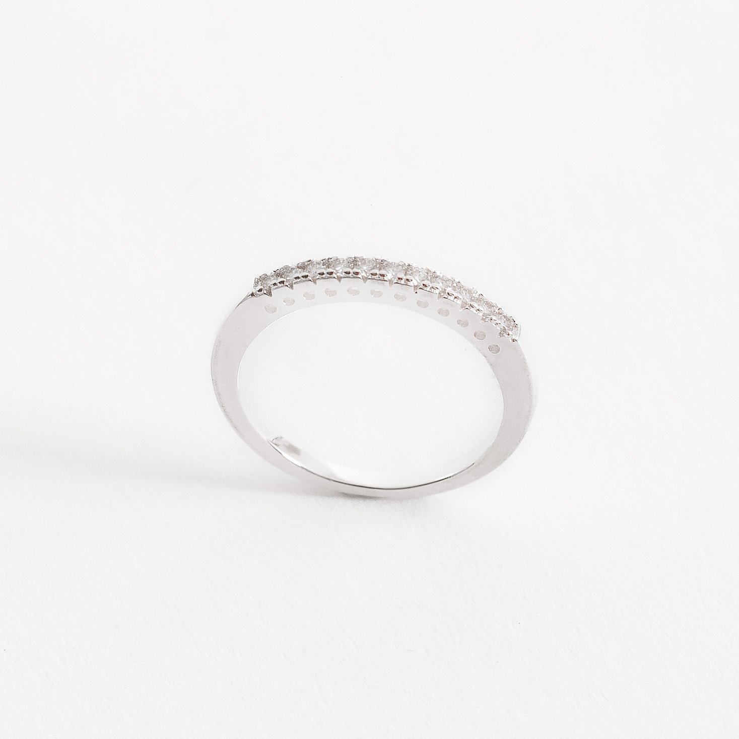 Anel meia aliança moissanite 1.5mm 