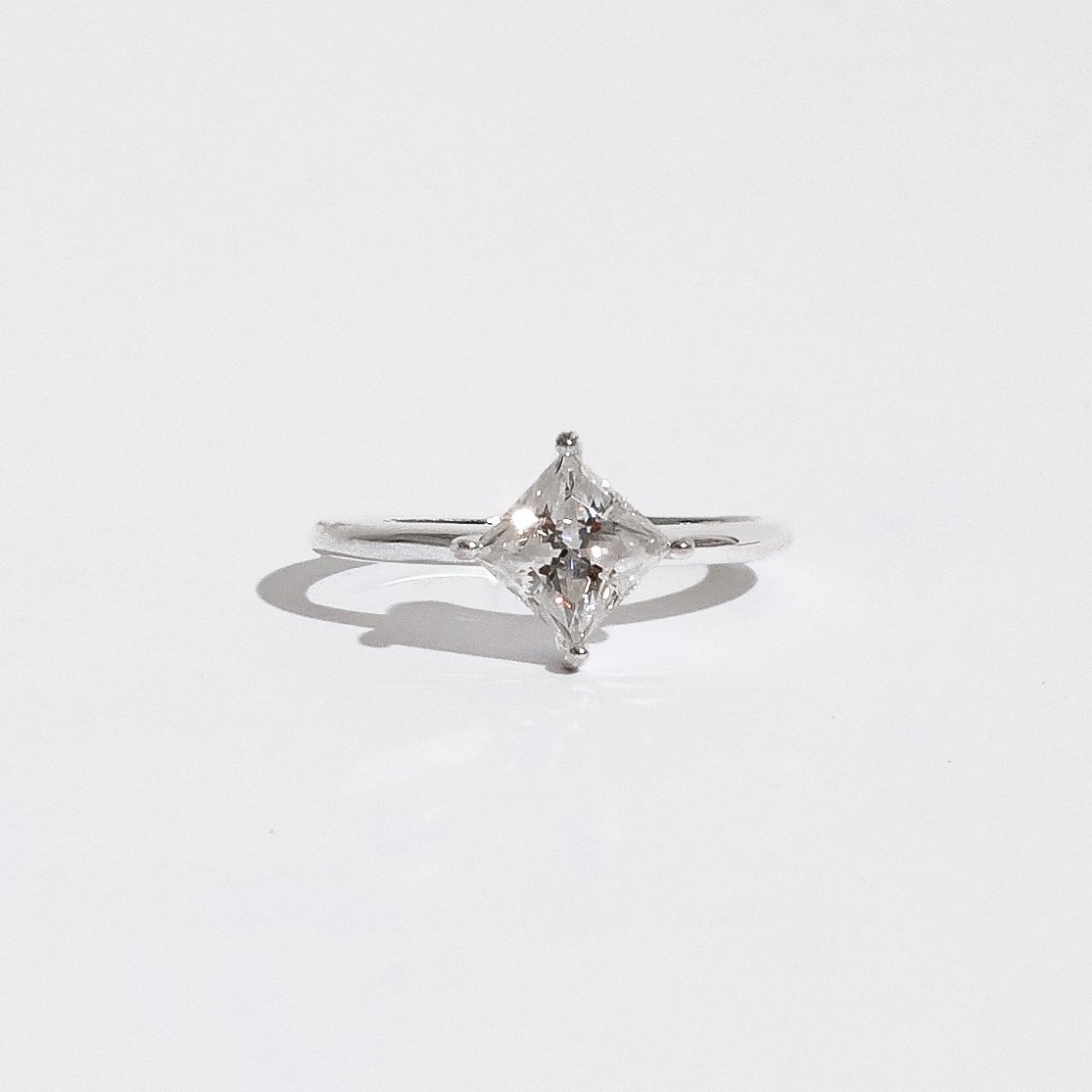 Anel solitário moissanite losango cristal 6x6mm