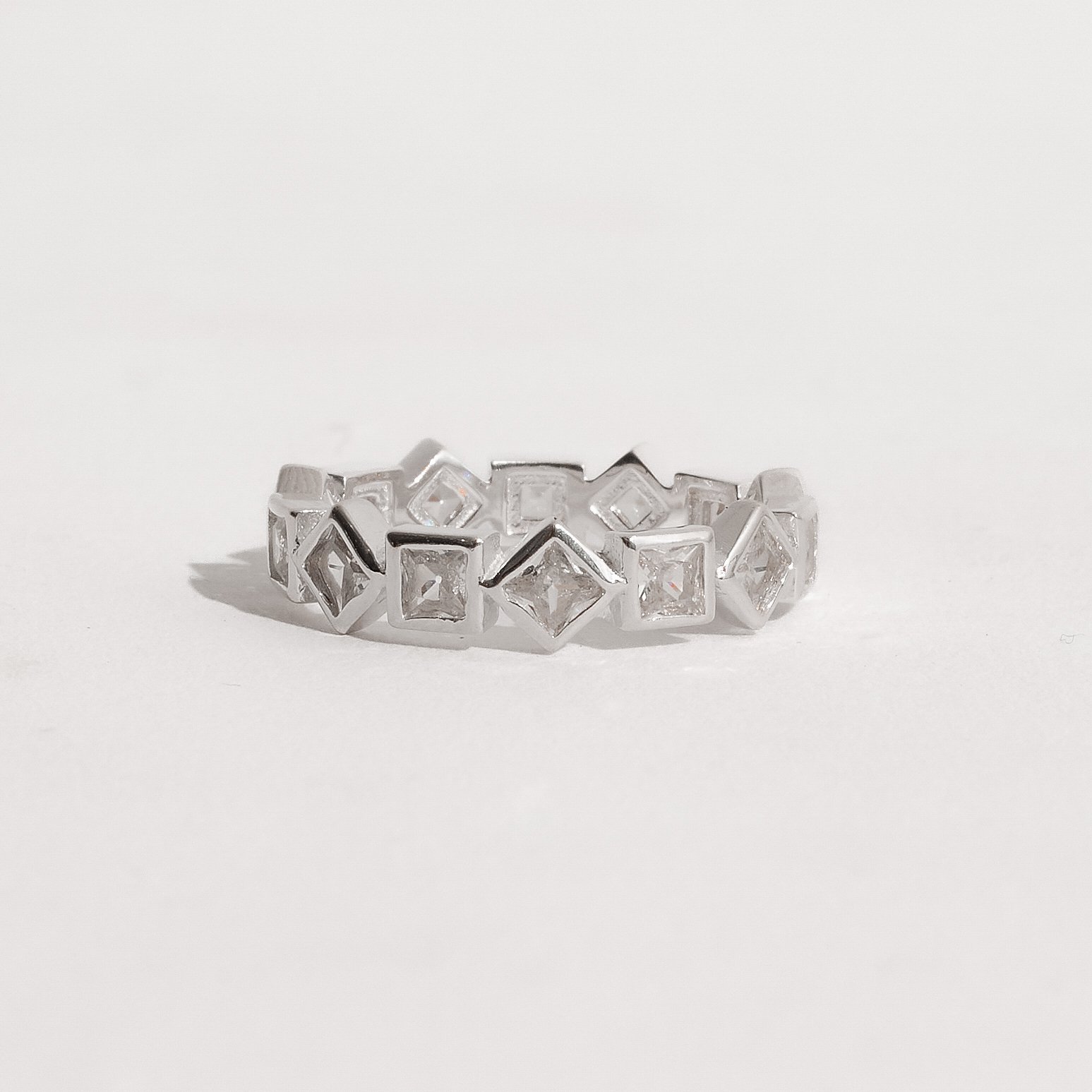 Anel zircônias losango e quadrada cristal