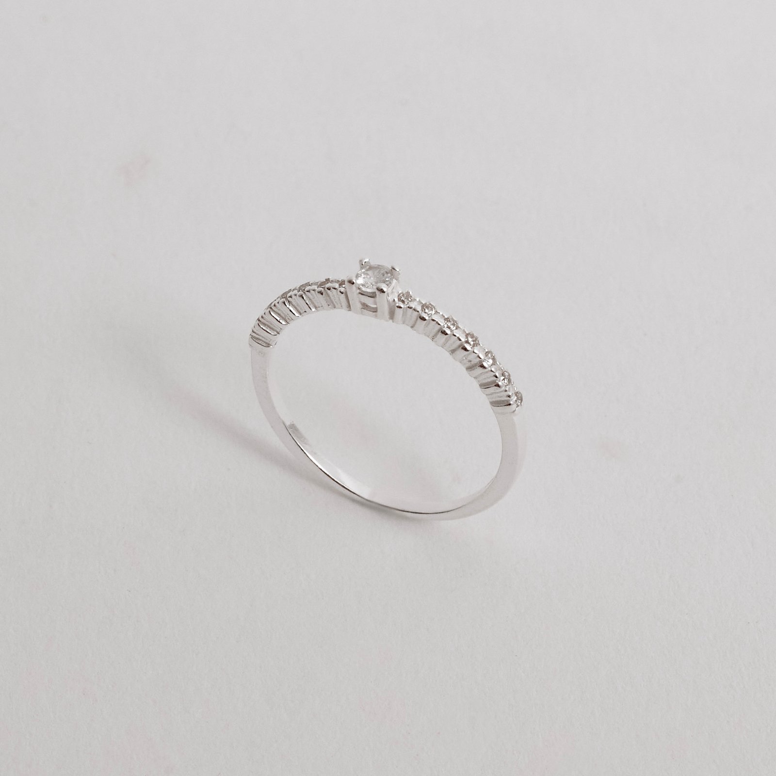 Anel meia aliança com solitário 3mm