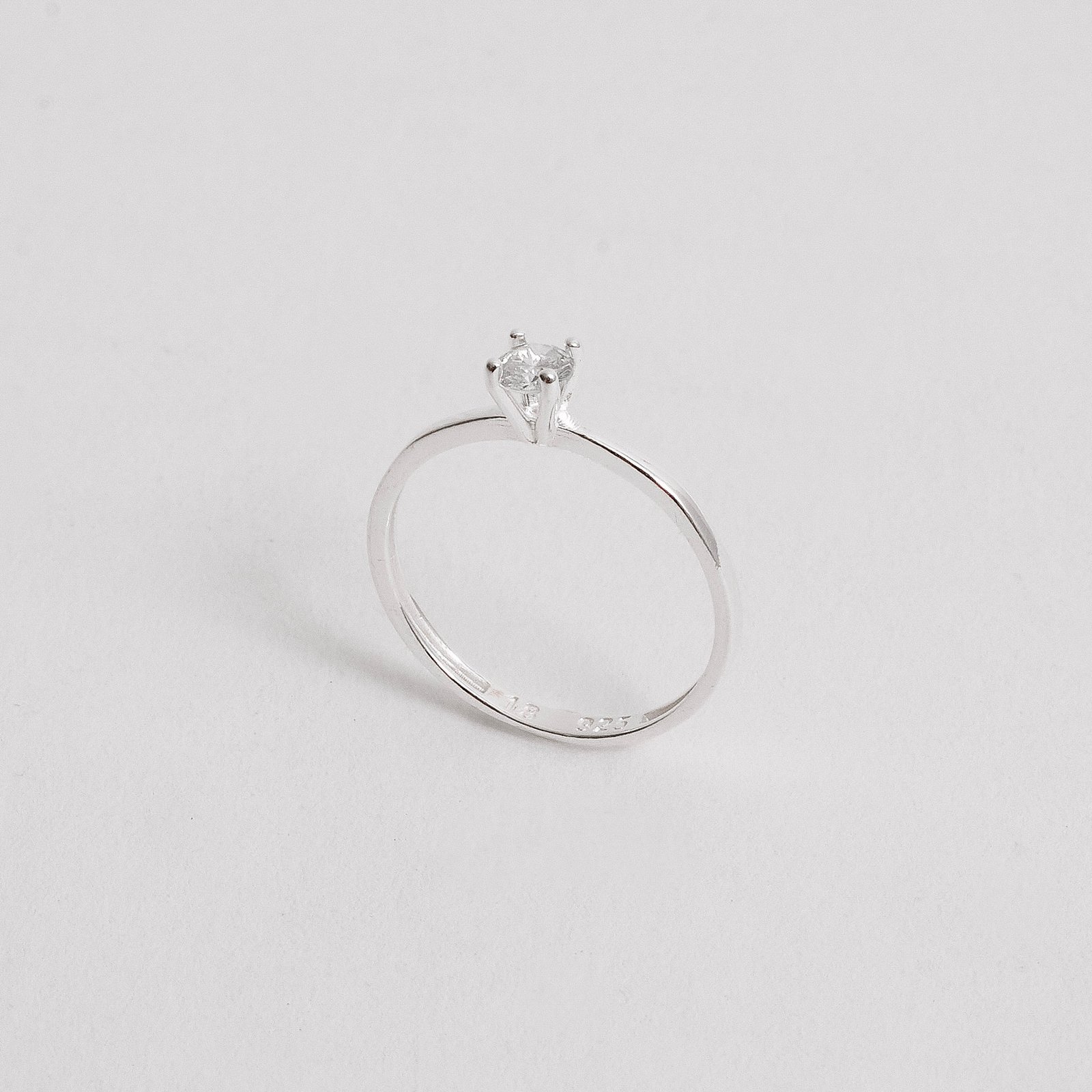 Anel solitário 4mm cristal