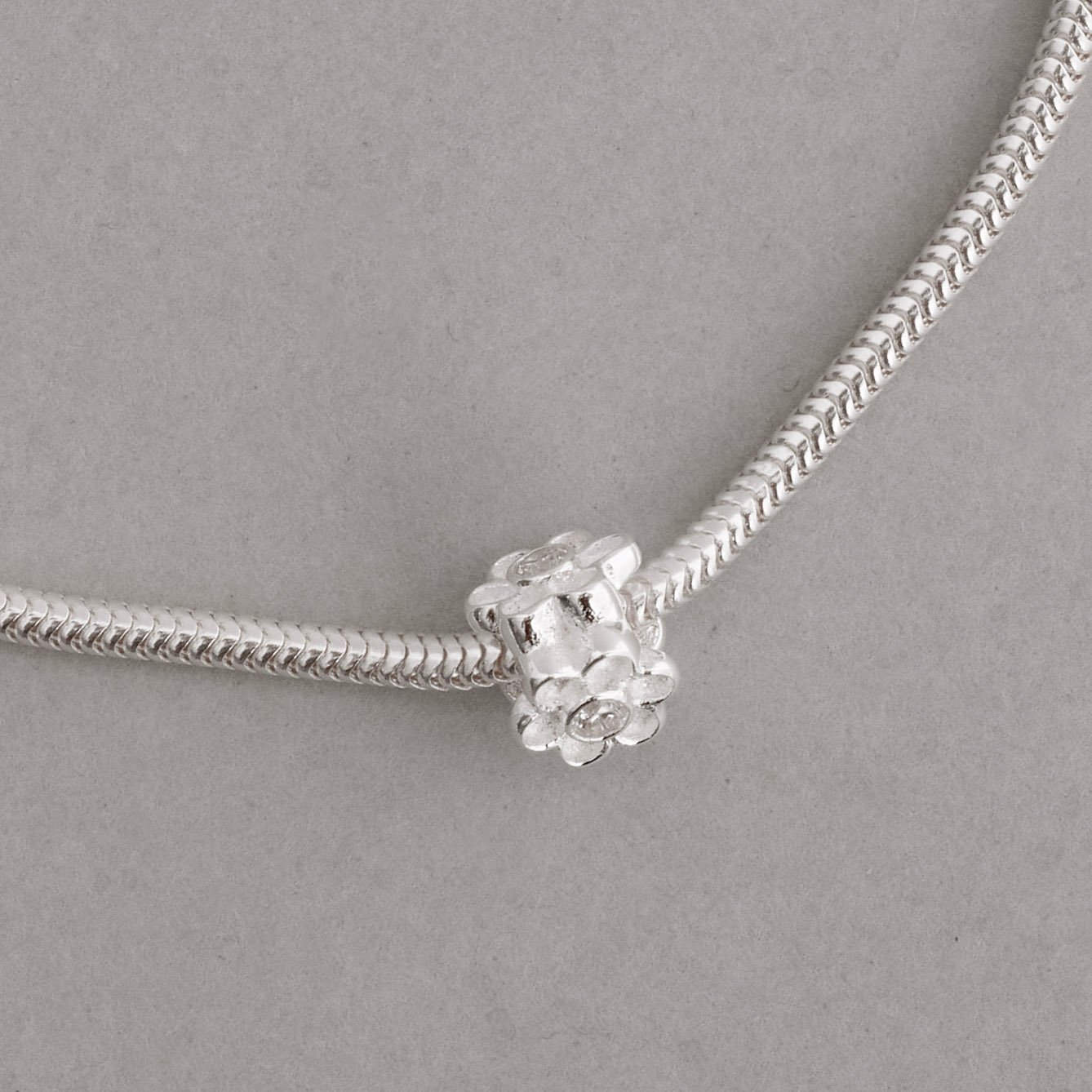 Berloque separador flores com zircônia 9mm