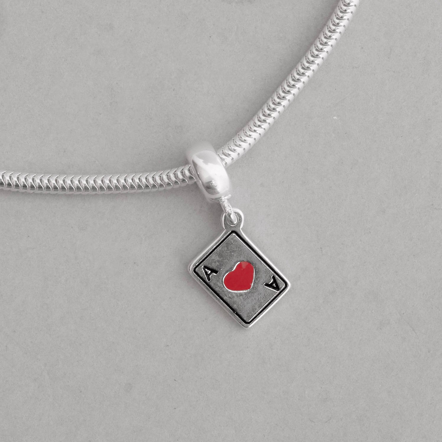 Berloque pingente carta de baralho 11mm resina