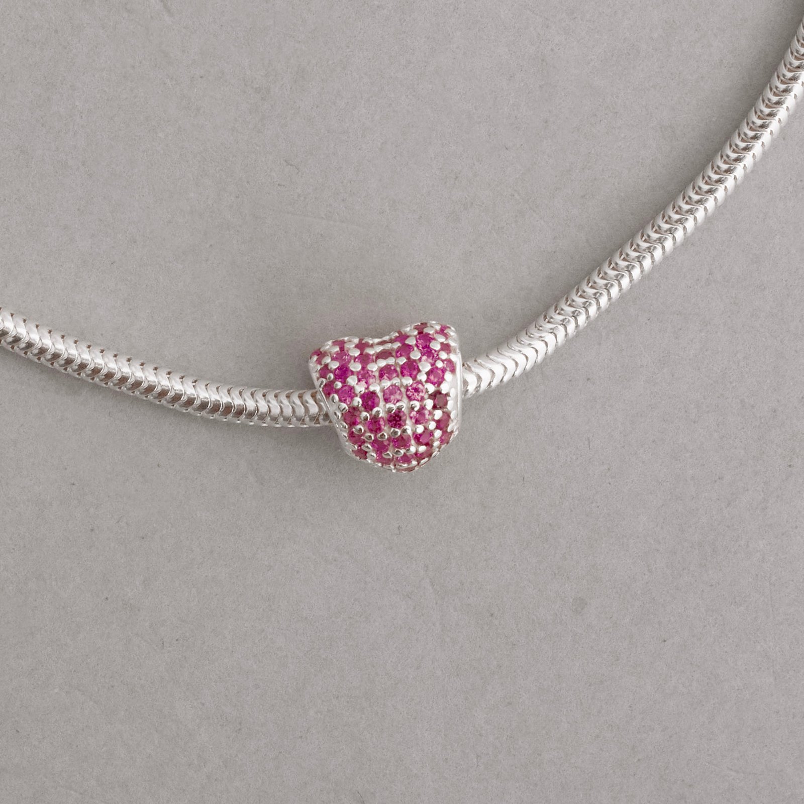 Berloque separador coração cravejado rosa 10mm