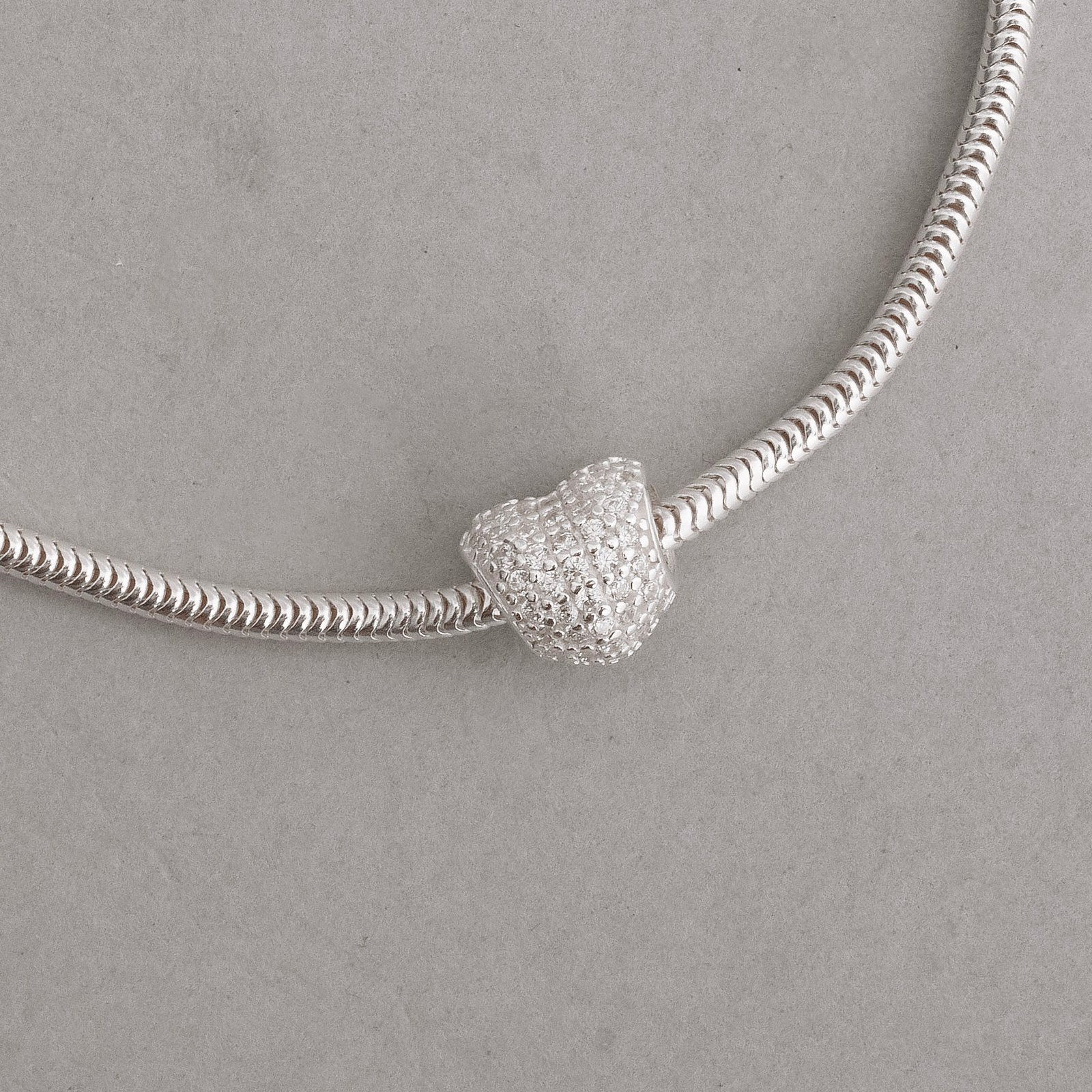 Berloque separador coração cravejado cristal 10mm