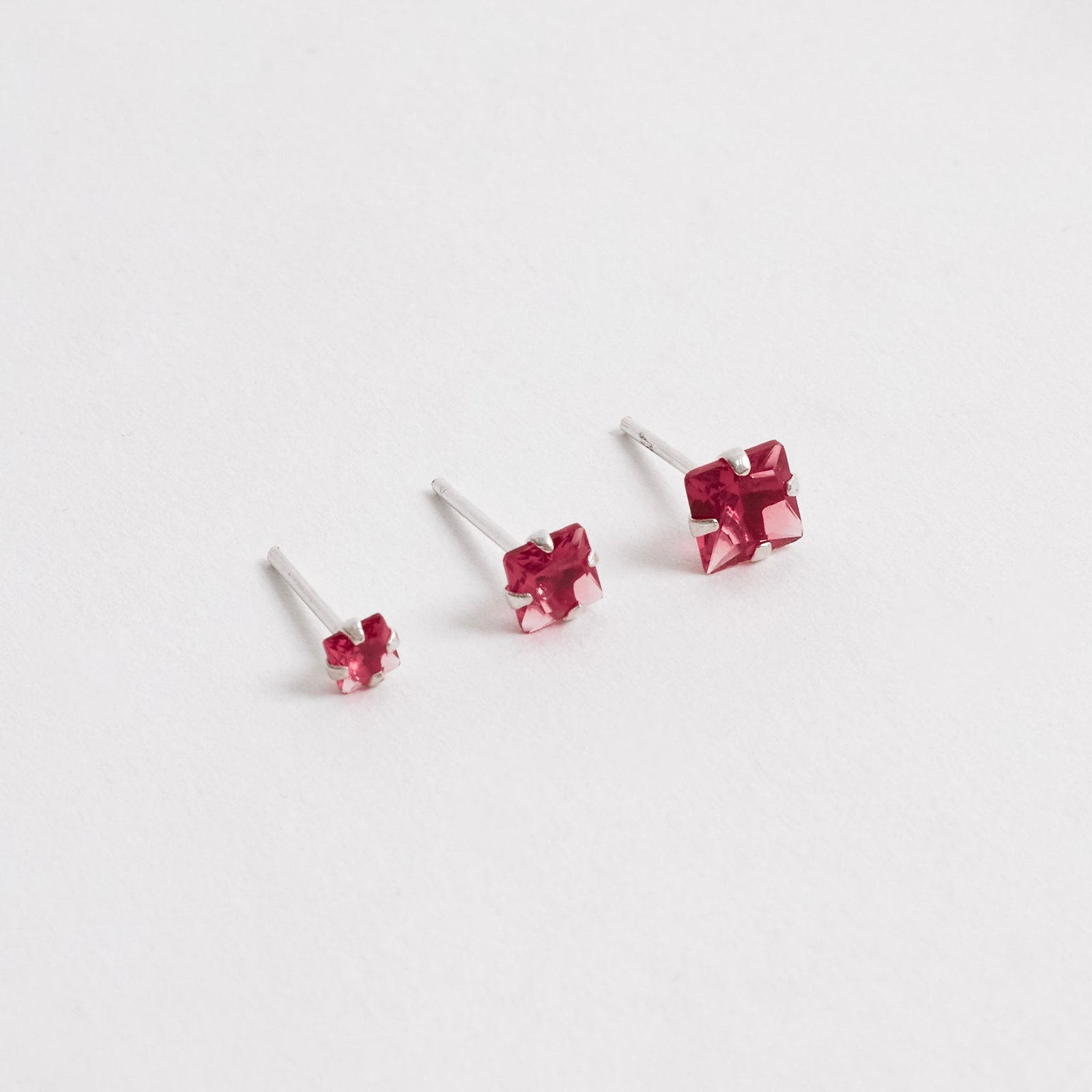 Trio zircônias quadradas 3, 4 e 5mm cereja