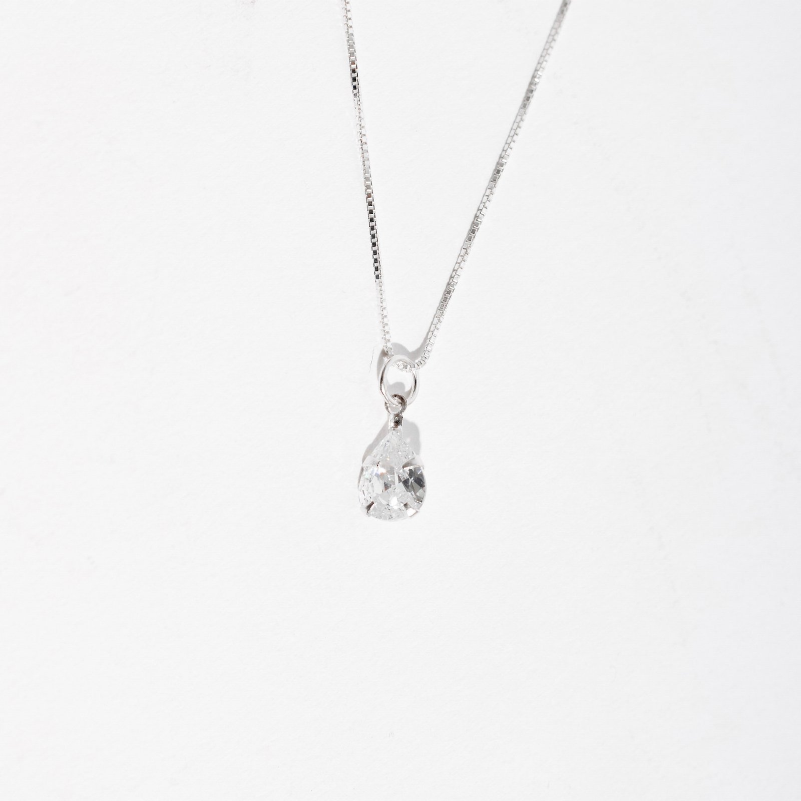Colar pingente zircônia gota 8mm 40cm