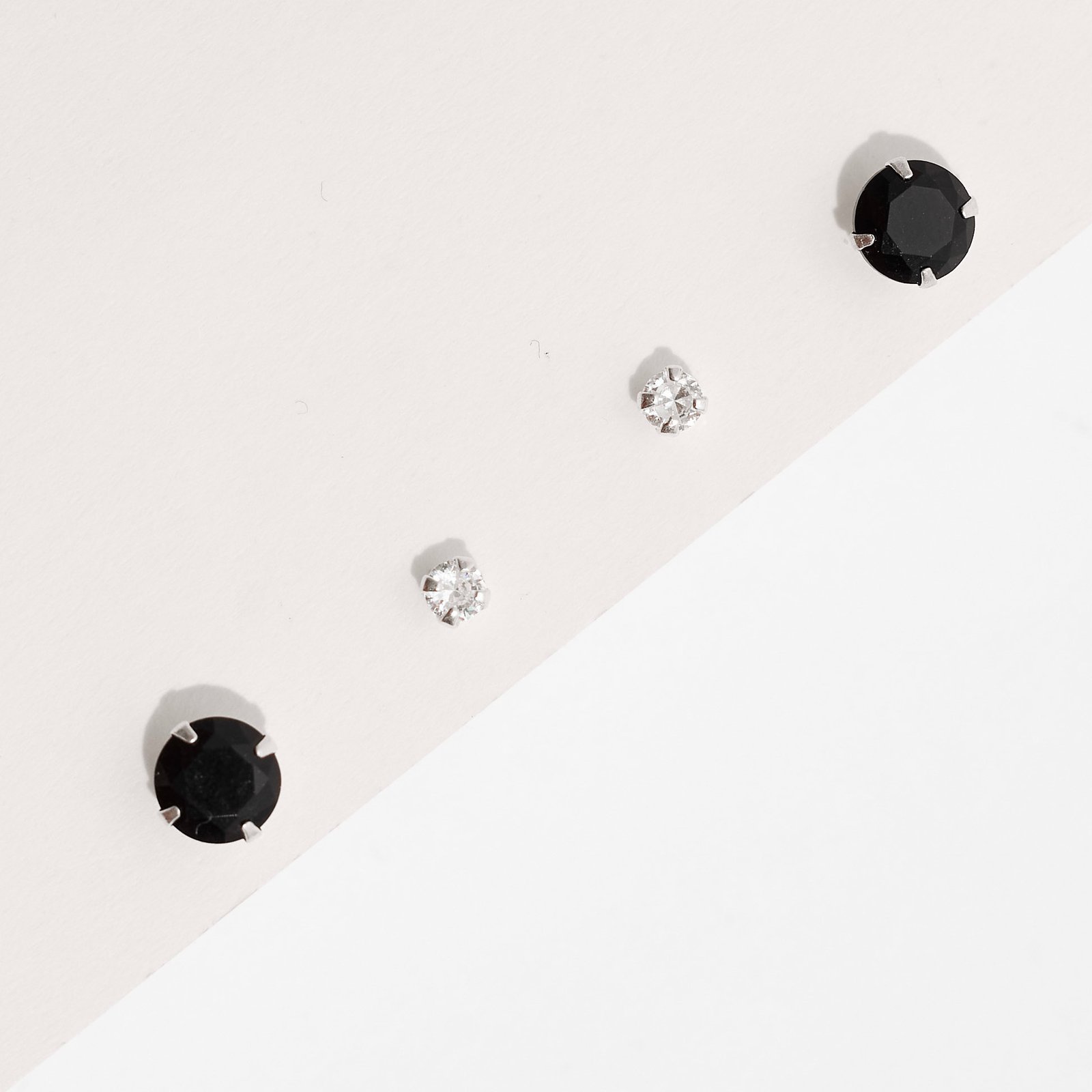 Dupla zircônias redonda cristal 3mm e ônix 6mm