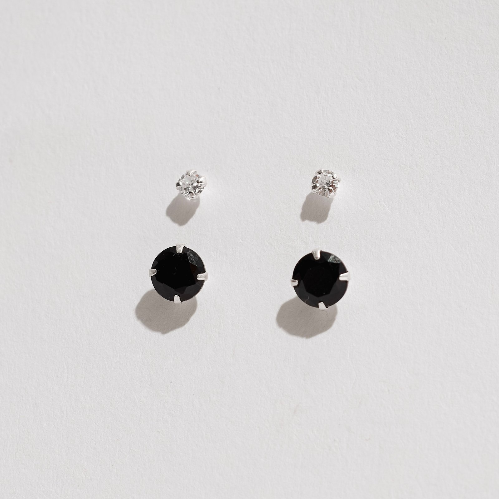 Dupla zircônias redonda cristal 3mm e ônix 6mm