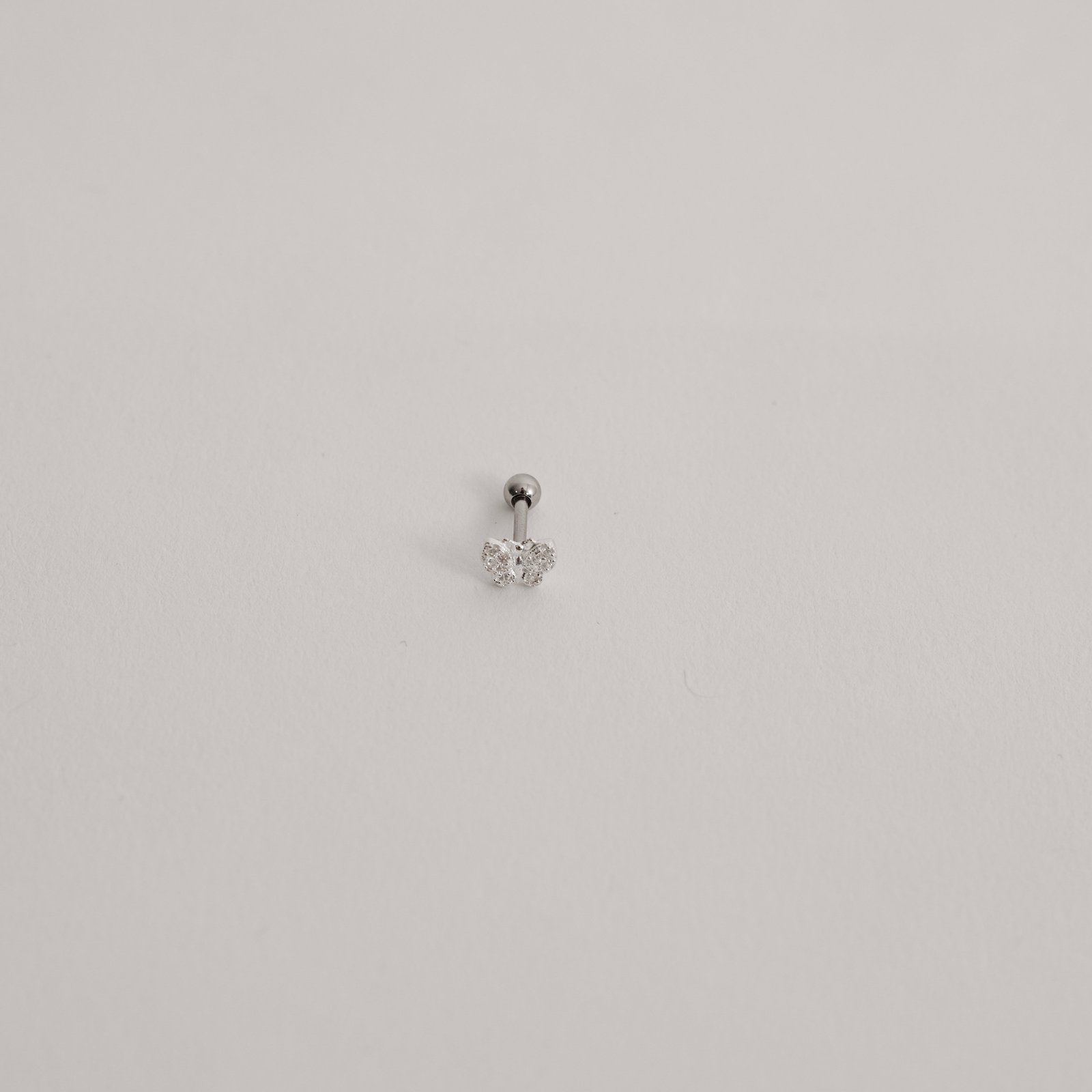 Piercing haste borboleta com zircônias 6mm