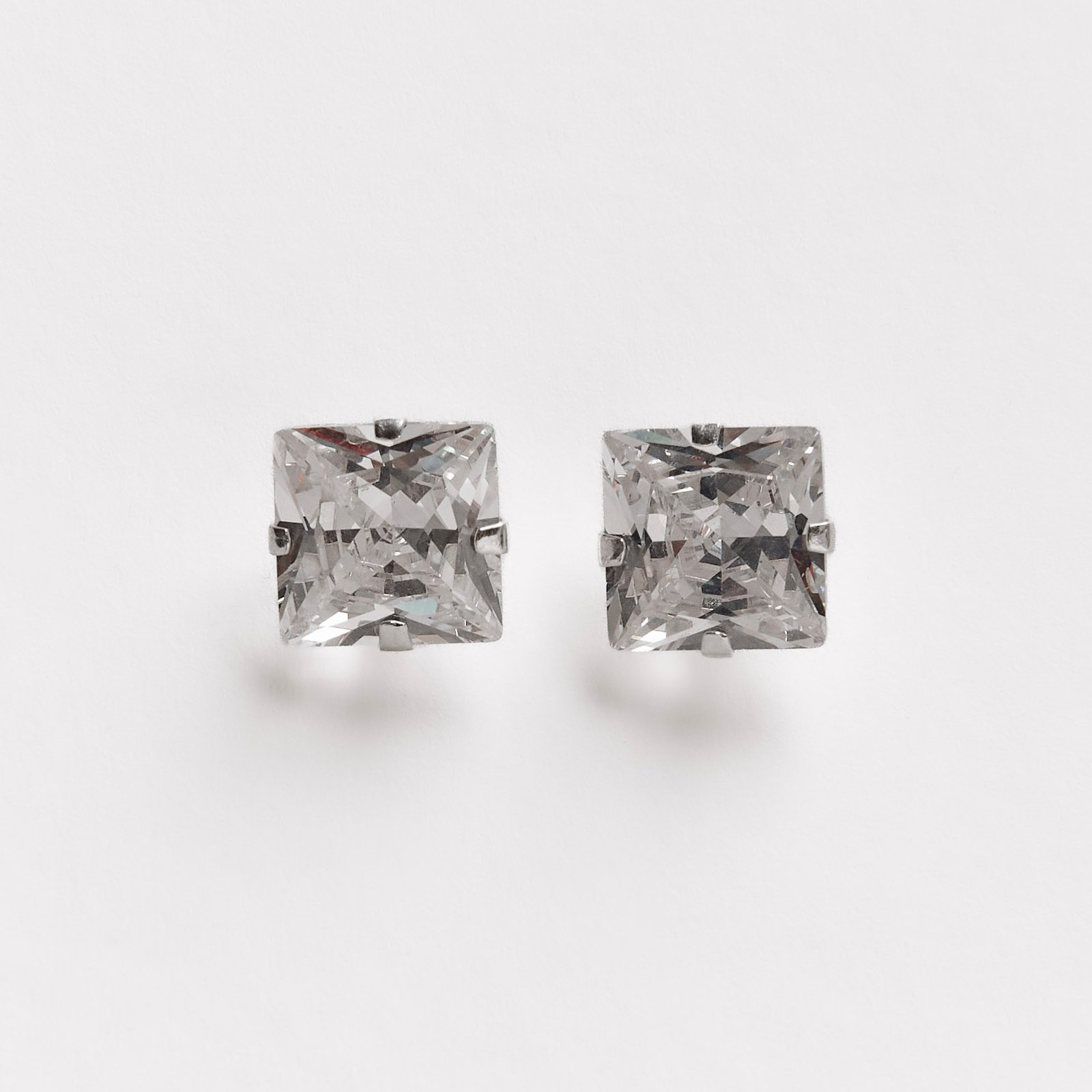 Brinco zircônia quadrada cristal 10mm