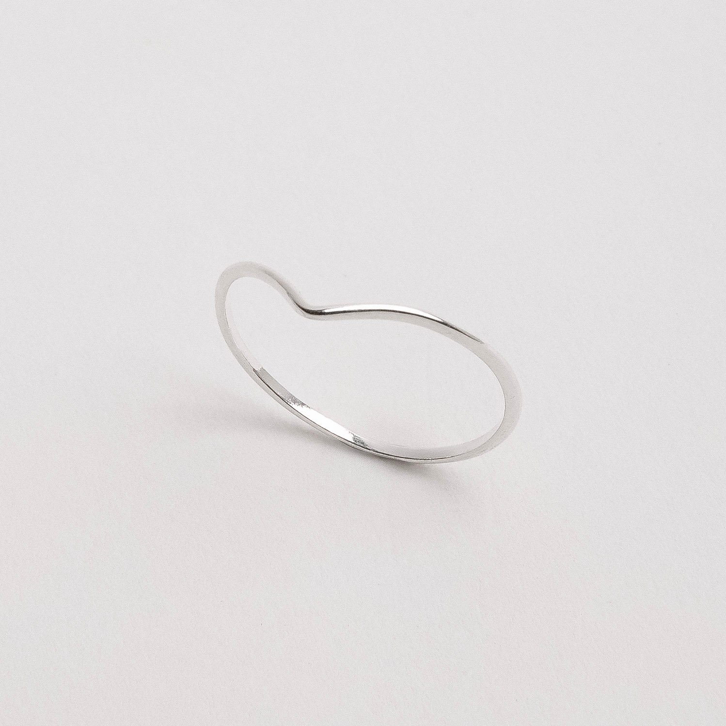 Anel mini V fino