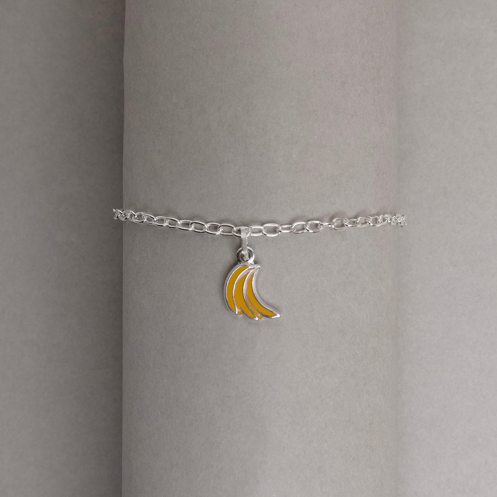 Pulseira infantil pingentes bananas resina 10mm