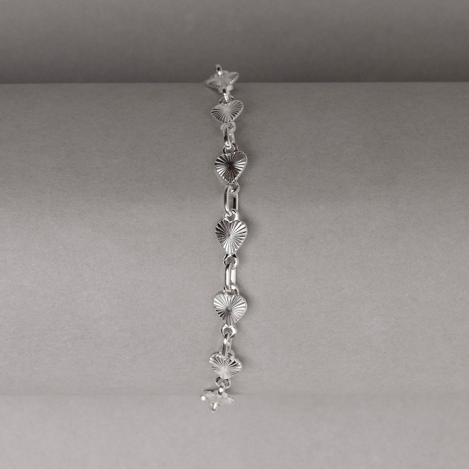 Pulseira entremeio corações com vinco 5mm