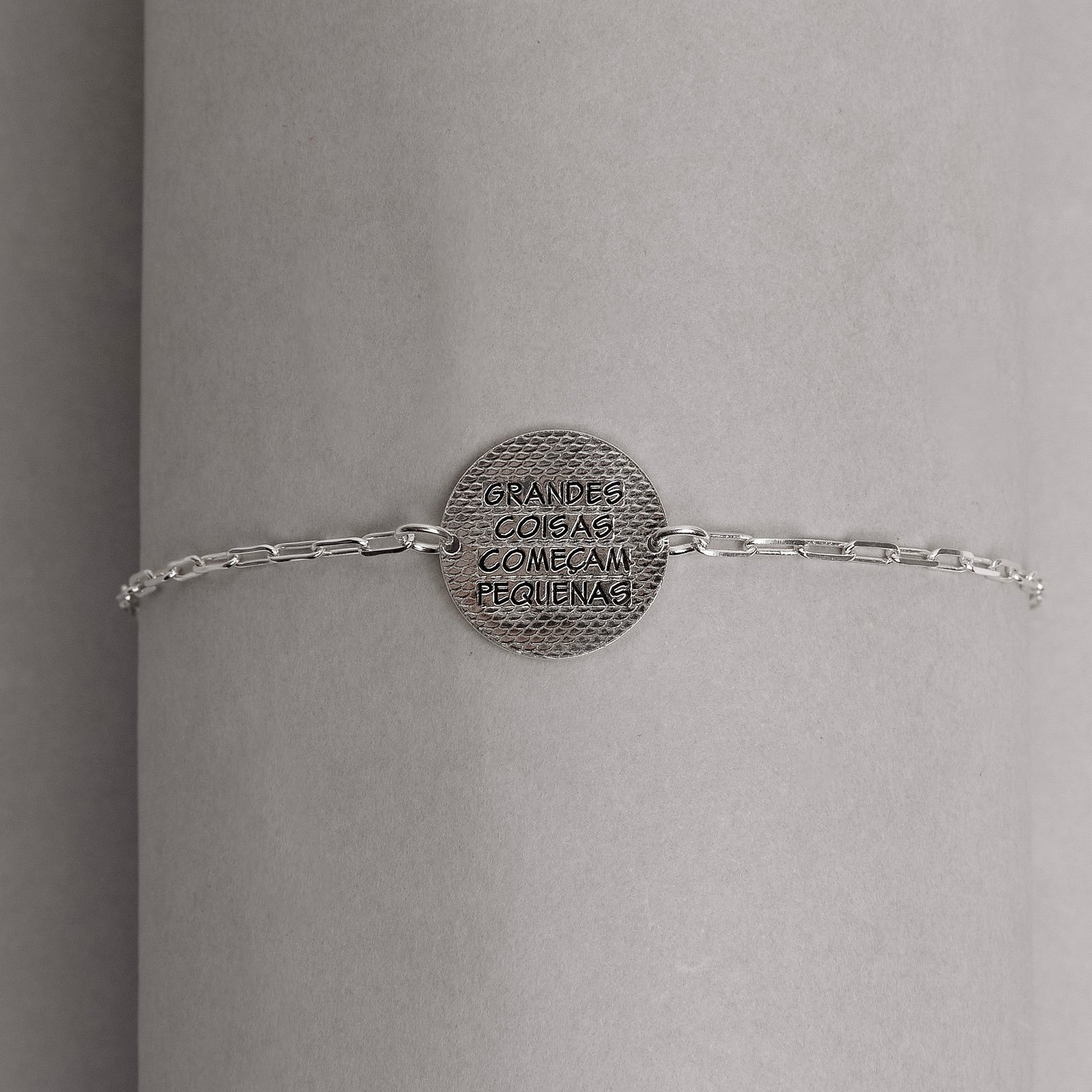 Pulseira entremeio medalha dupla face borboleta e frase 15mm