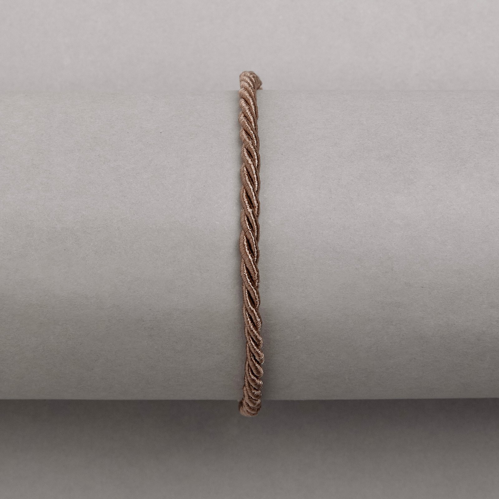 Pulseira cordão trançado bege 2mm 16cm com alongadora