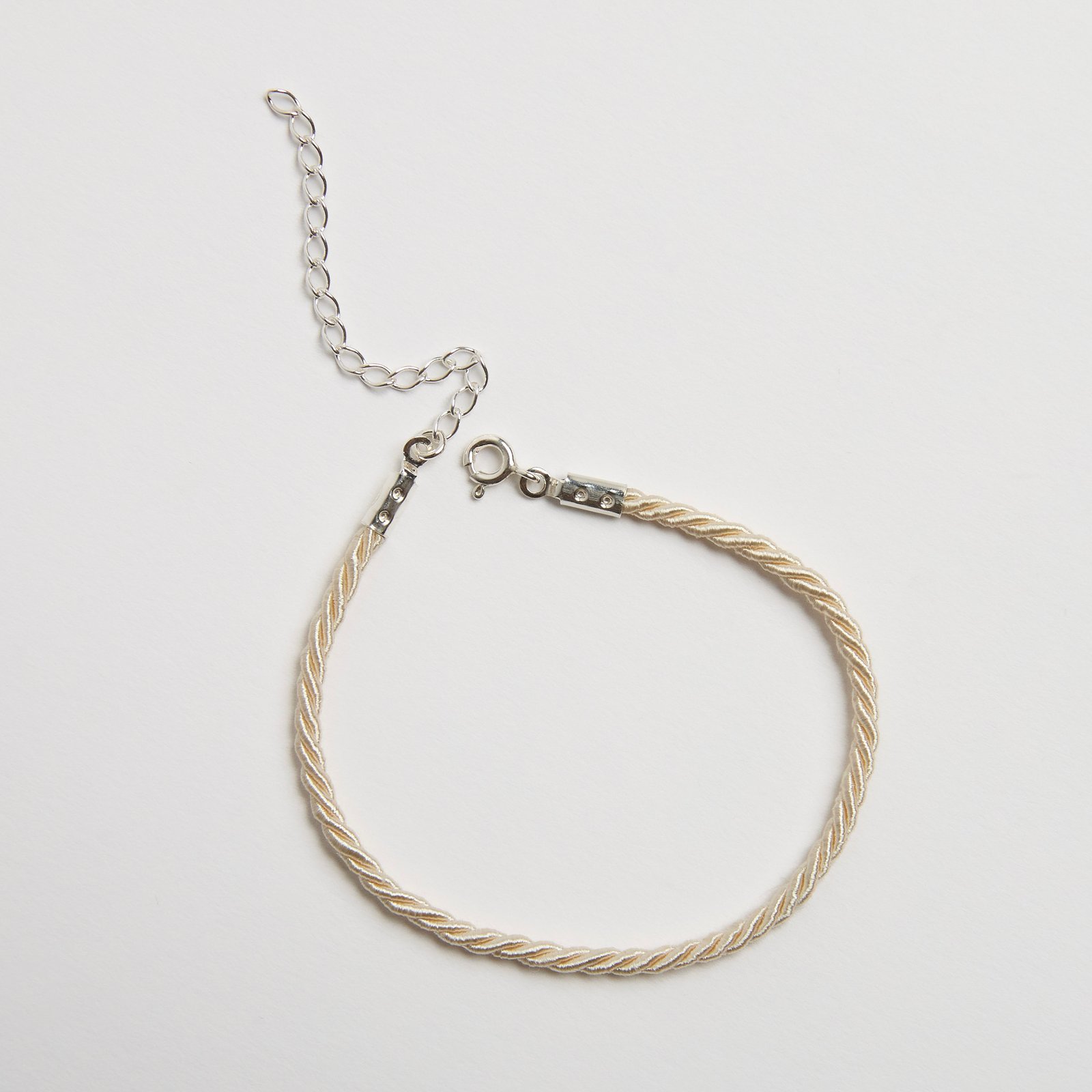 Pulseira cordão trançado marfim 2mm 16cm com alongadora