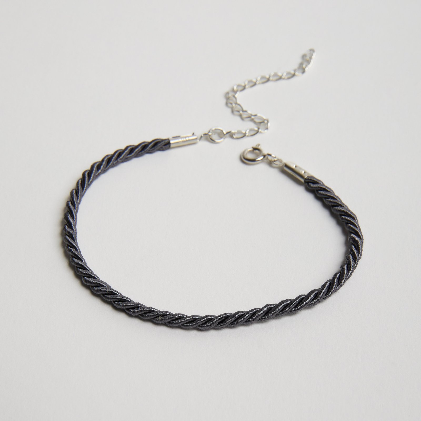 Pulseira cordão trançado cinza 2mm 16cm com alongadora