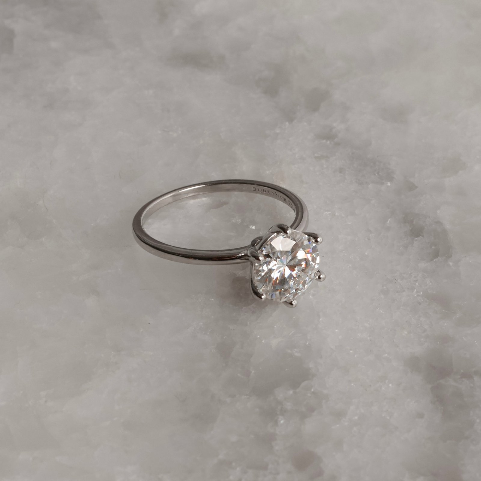 Anel solitário moissanite cristal 8mm ródio