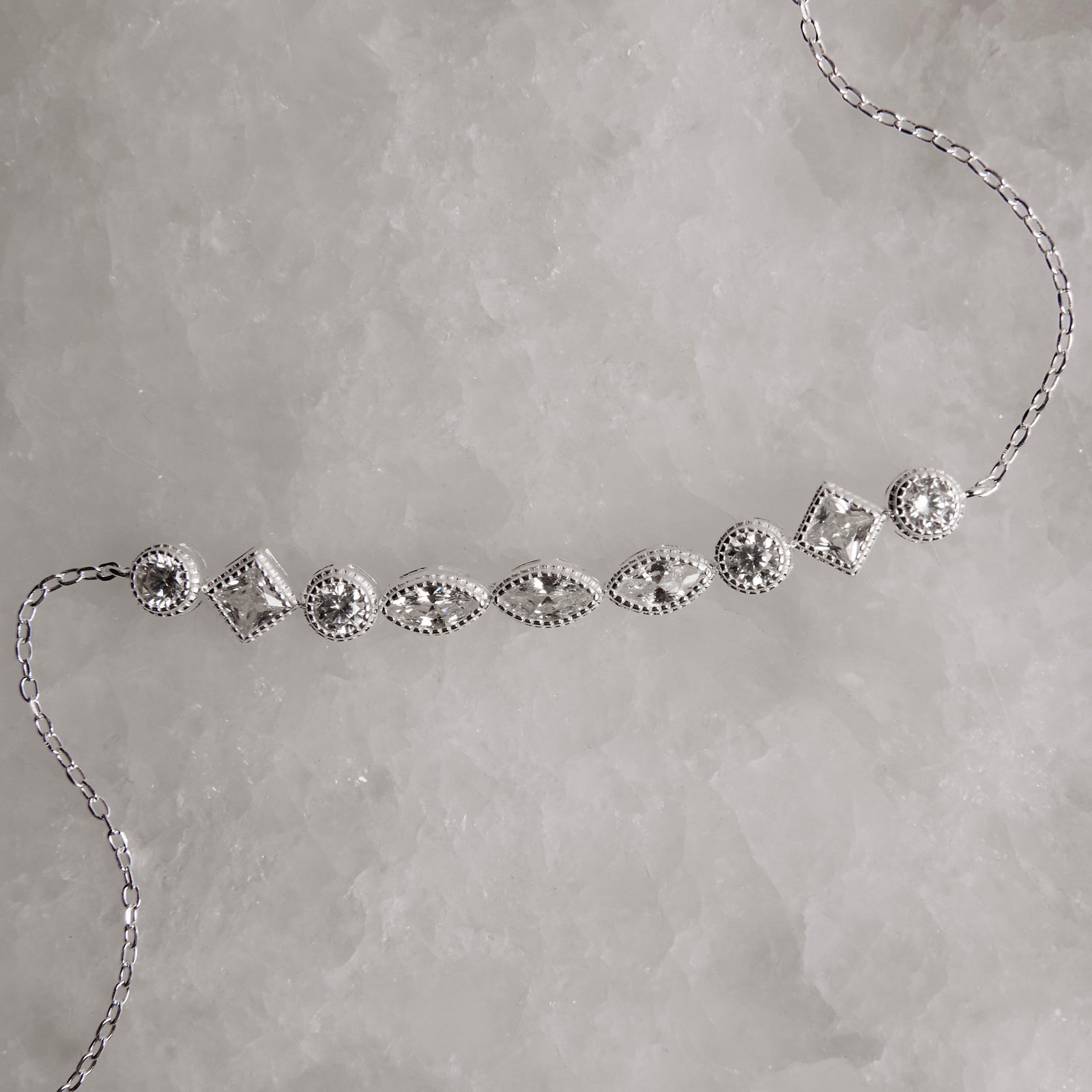 Pulseira entremeio zircônias redonda, losango e navete corrente cadeado 16+4cm
