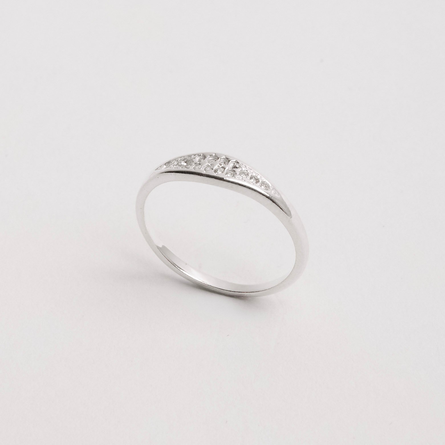 Anel detalhe cravejado cristal