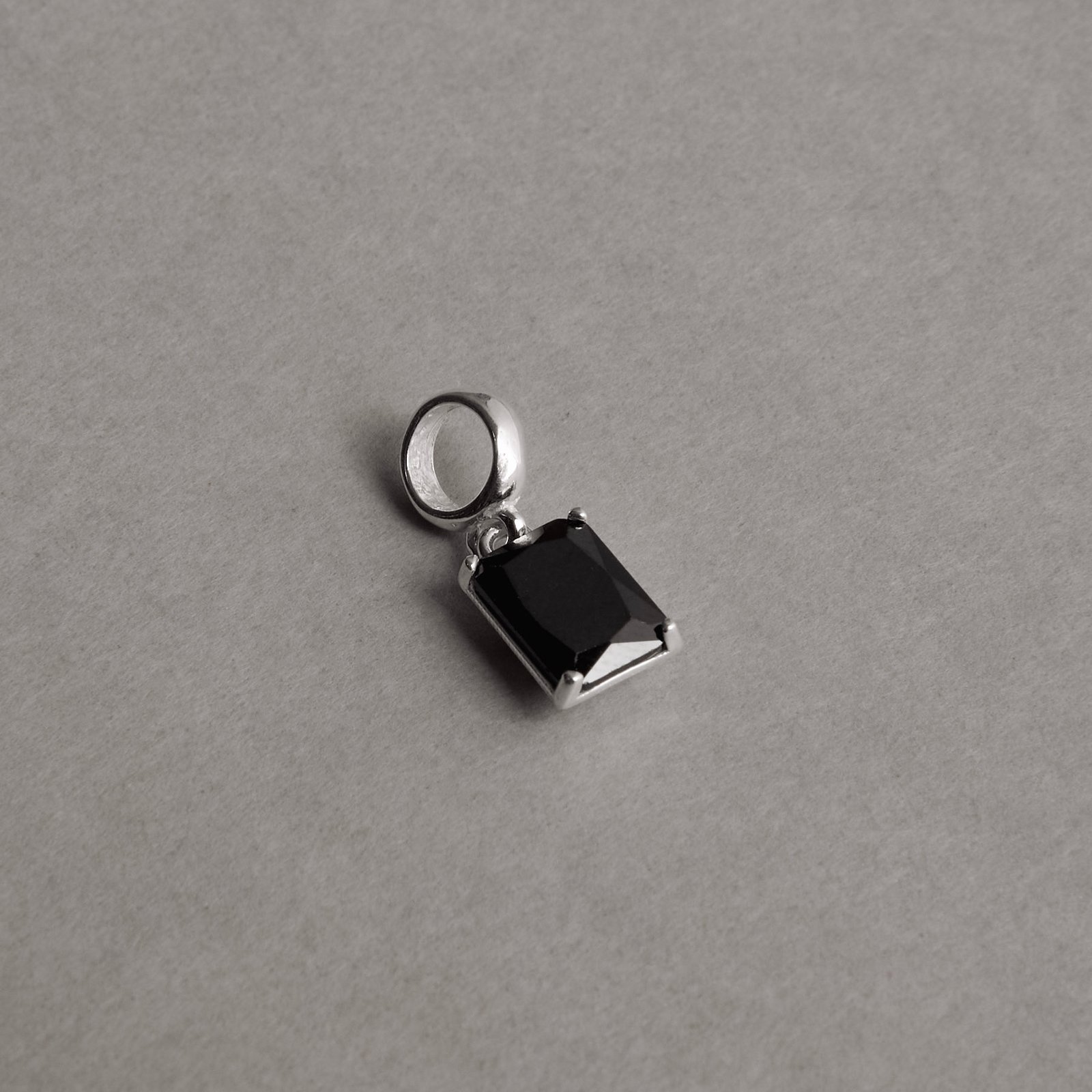 Berloque pingente zircônia retangular ônix 8mm