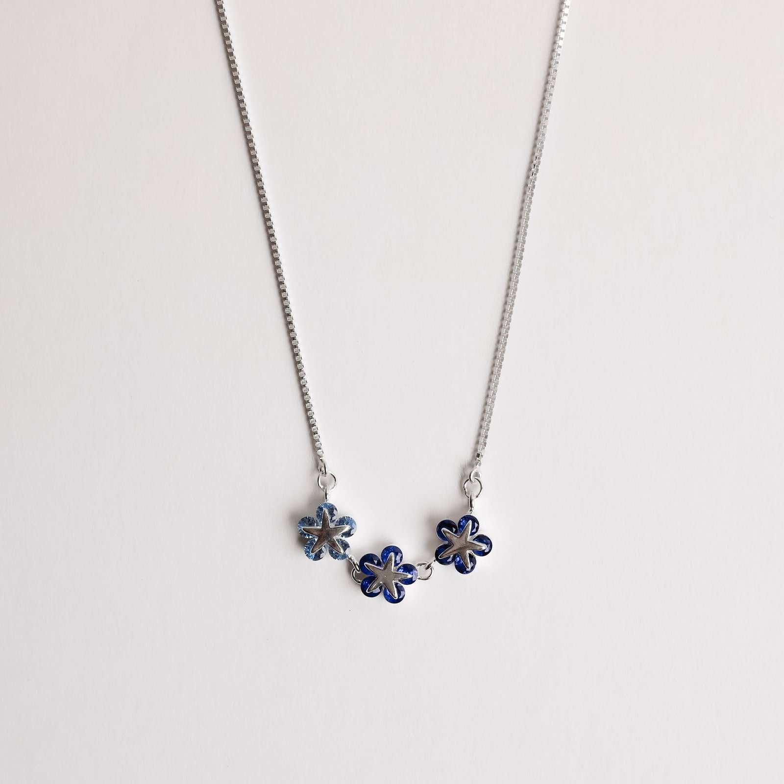 Colar entremeio estrelas cravejadas azul 25mm v15 40+5cm