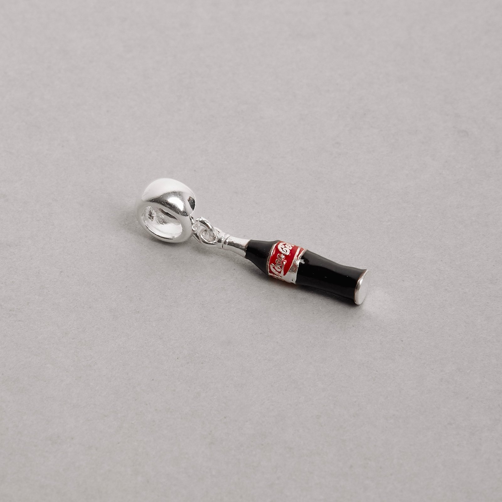 Berloque pingente garrafa coca 17mm resina