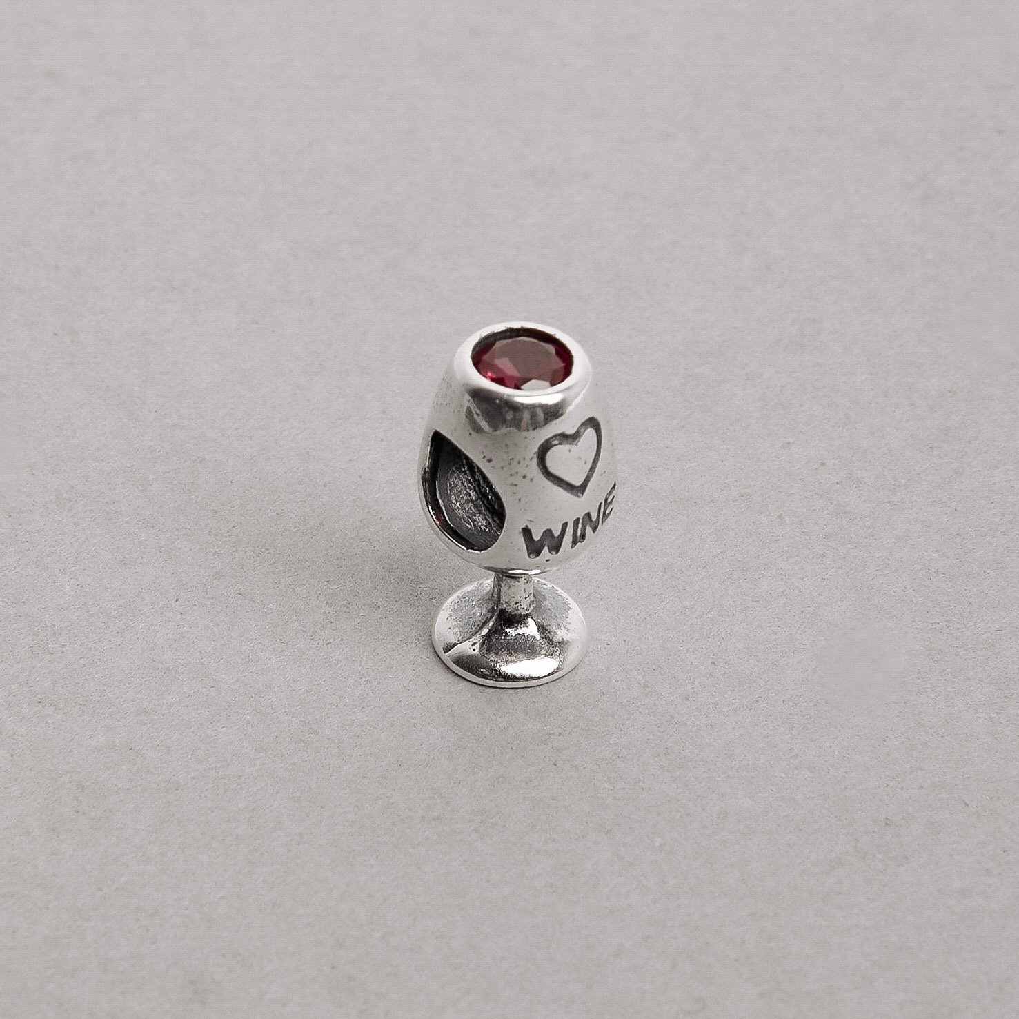 Berloque separador taça wine 14mm detalhe zircônia envelhecido