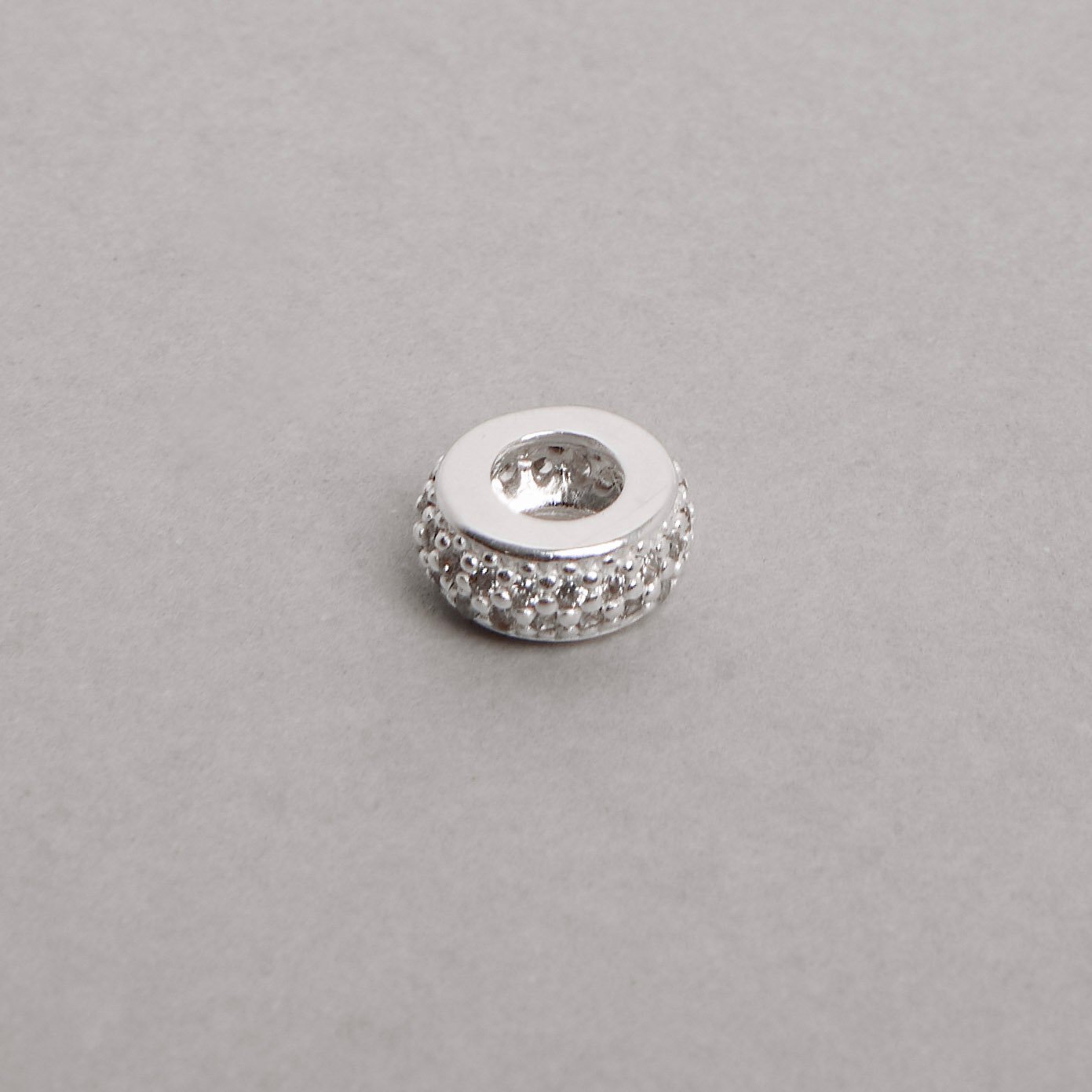 Berloque separador cravejado duplo 10mm