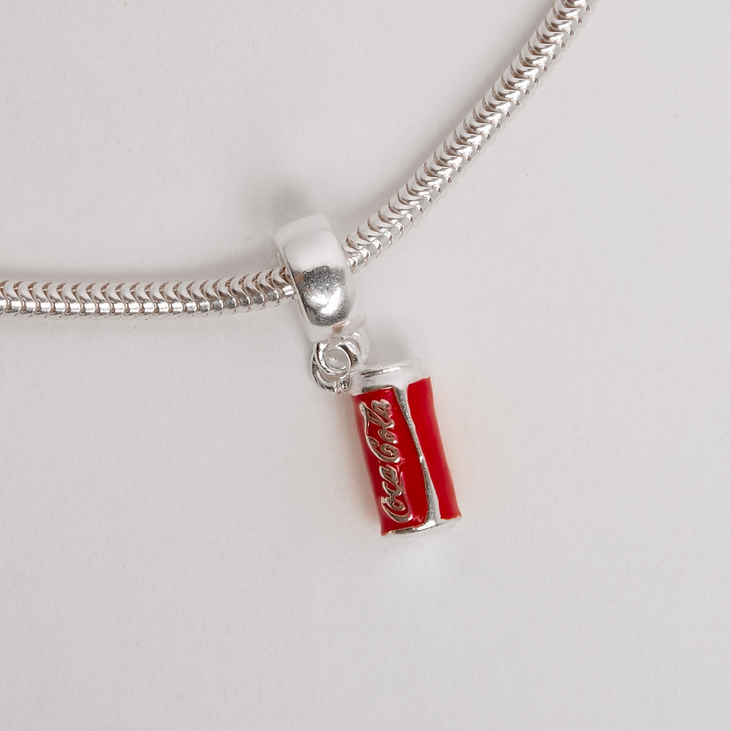 Berloque pingente latinha Coca-Cola 11mm resina