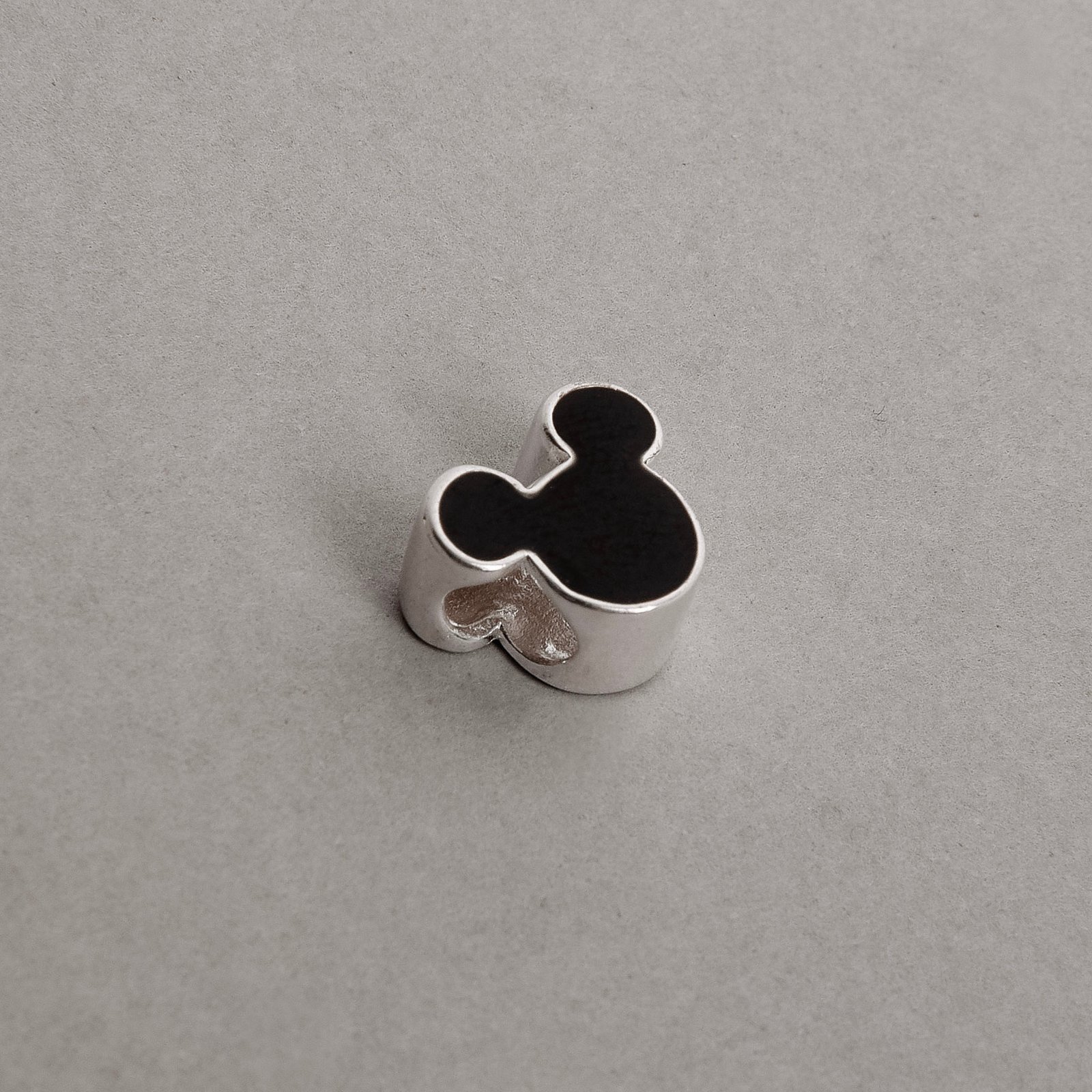 Berloque separador Mickey 12mm resina