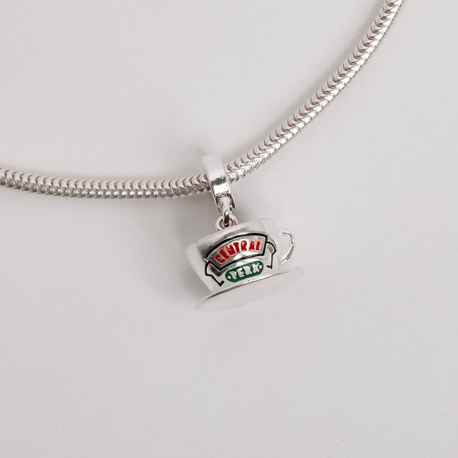 Berloque pingente xícara de café Central Perk Friends 13mm resina