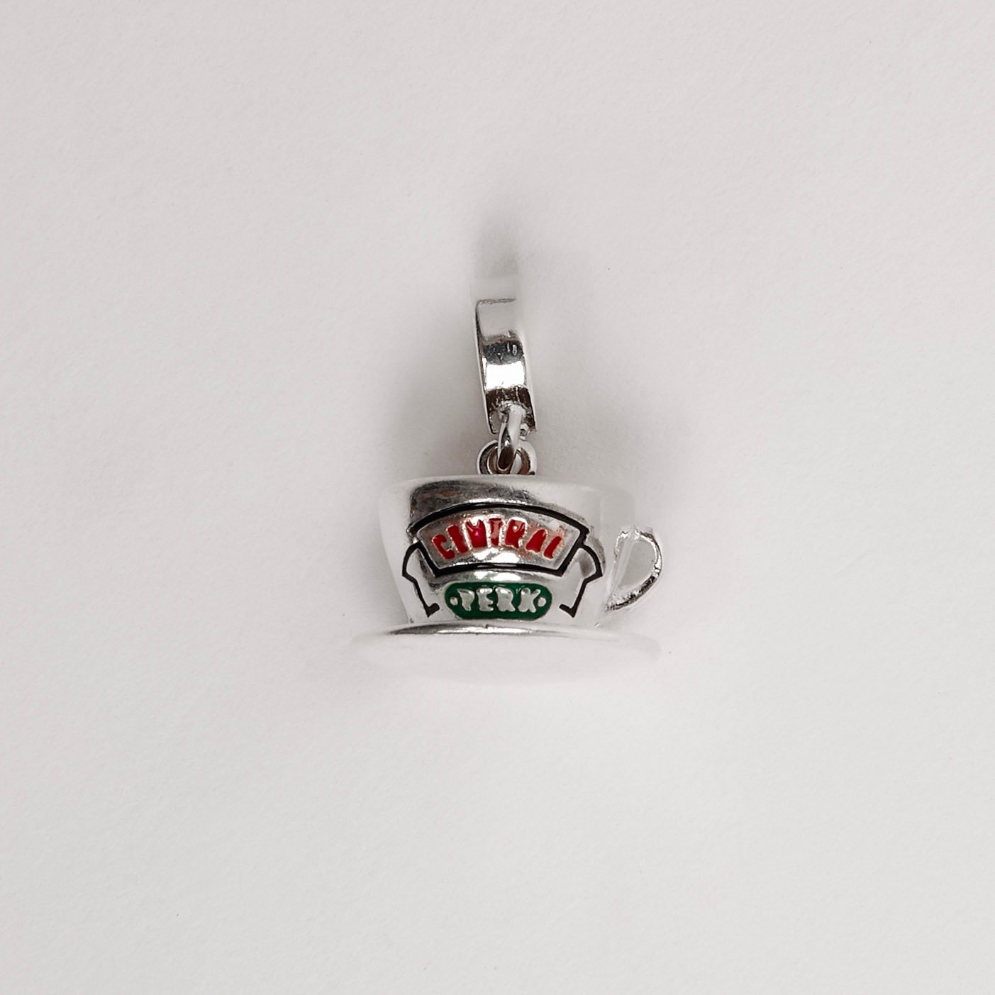 Berloque pingente xícara de café Central Perk Friends 13mm resina