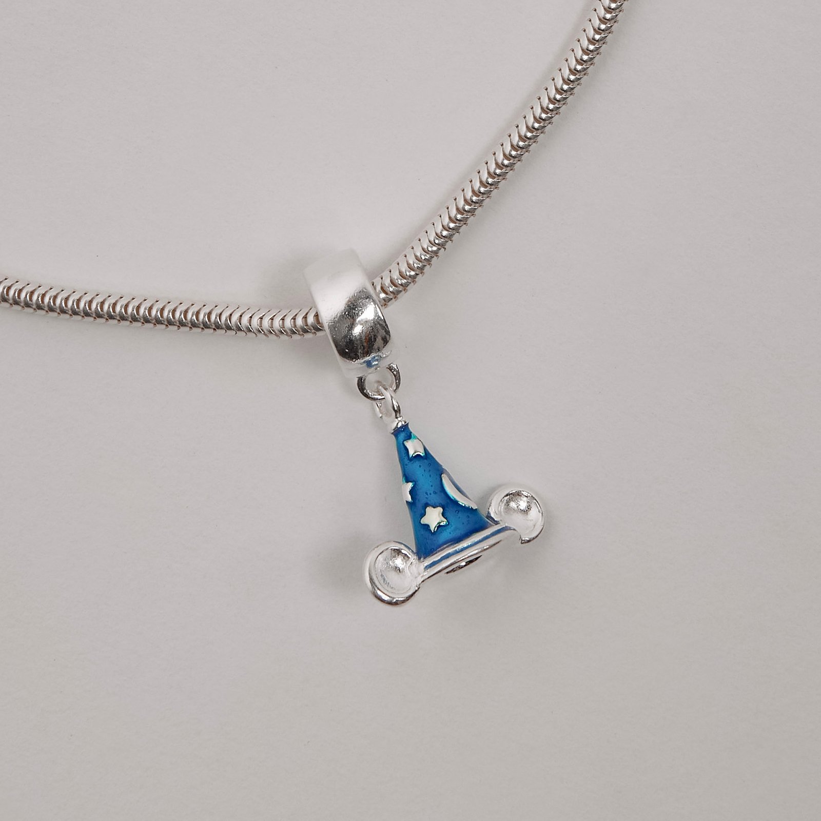 Berloque pingente chapéu Mickey 17mm resina
