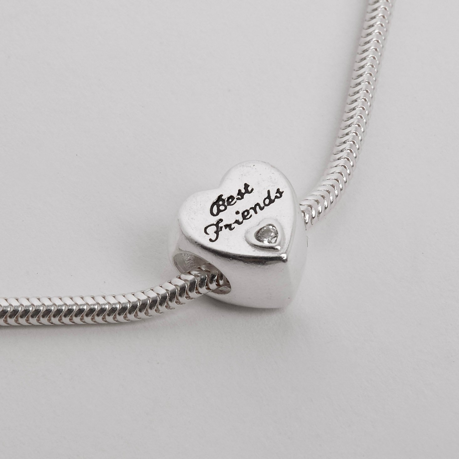 Berloque separador coração best friends/melhores amigas detalhe zircônia 12mm resina