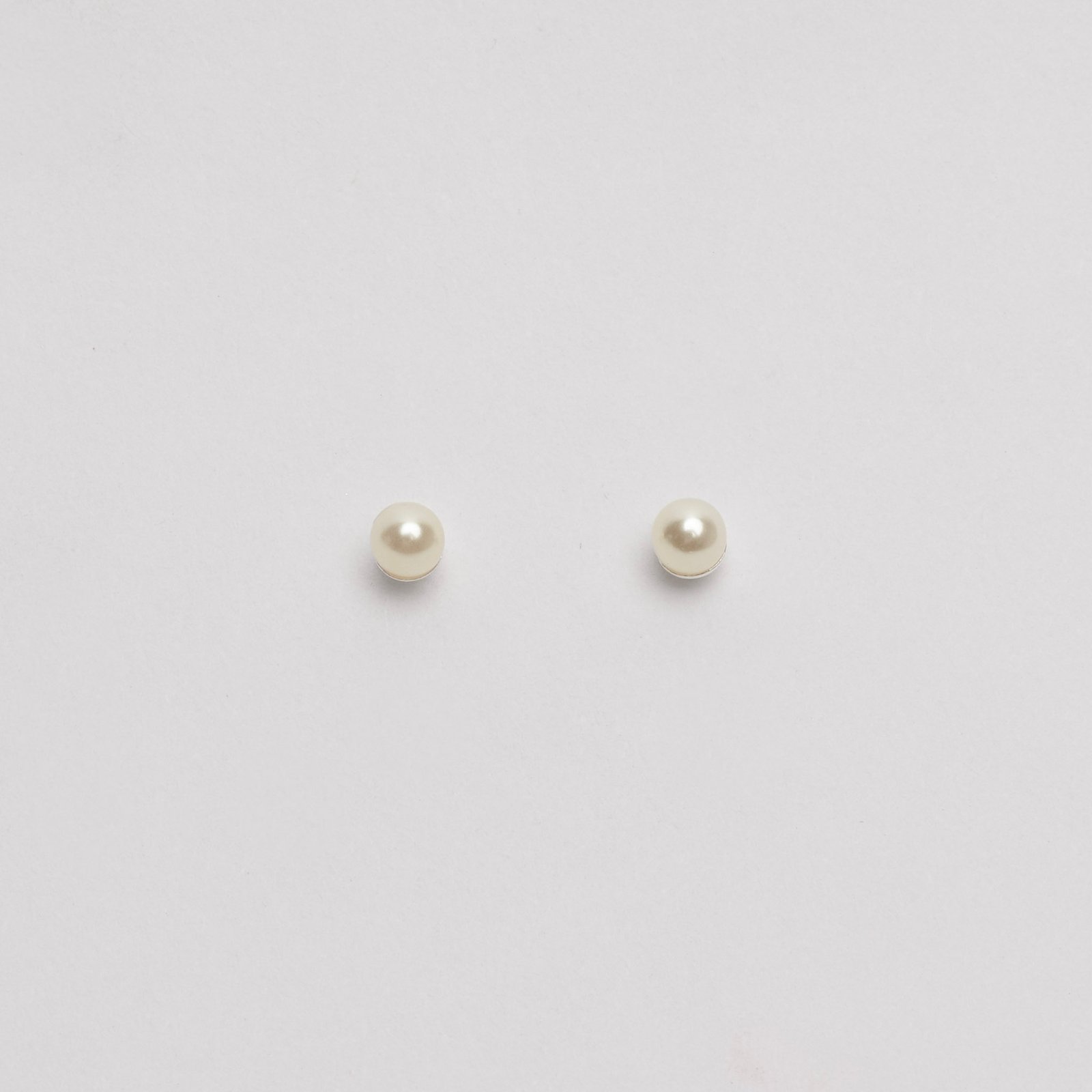 Brinco pérola 4mm